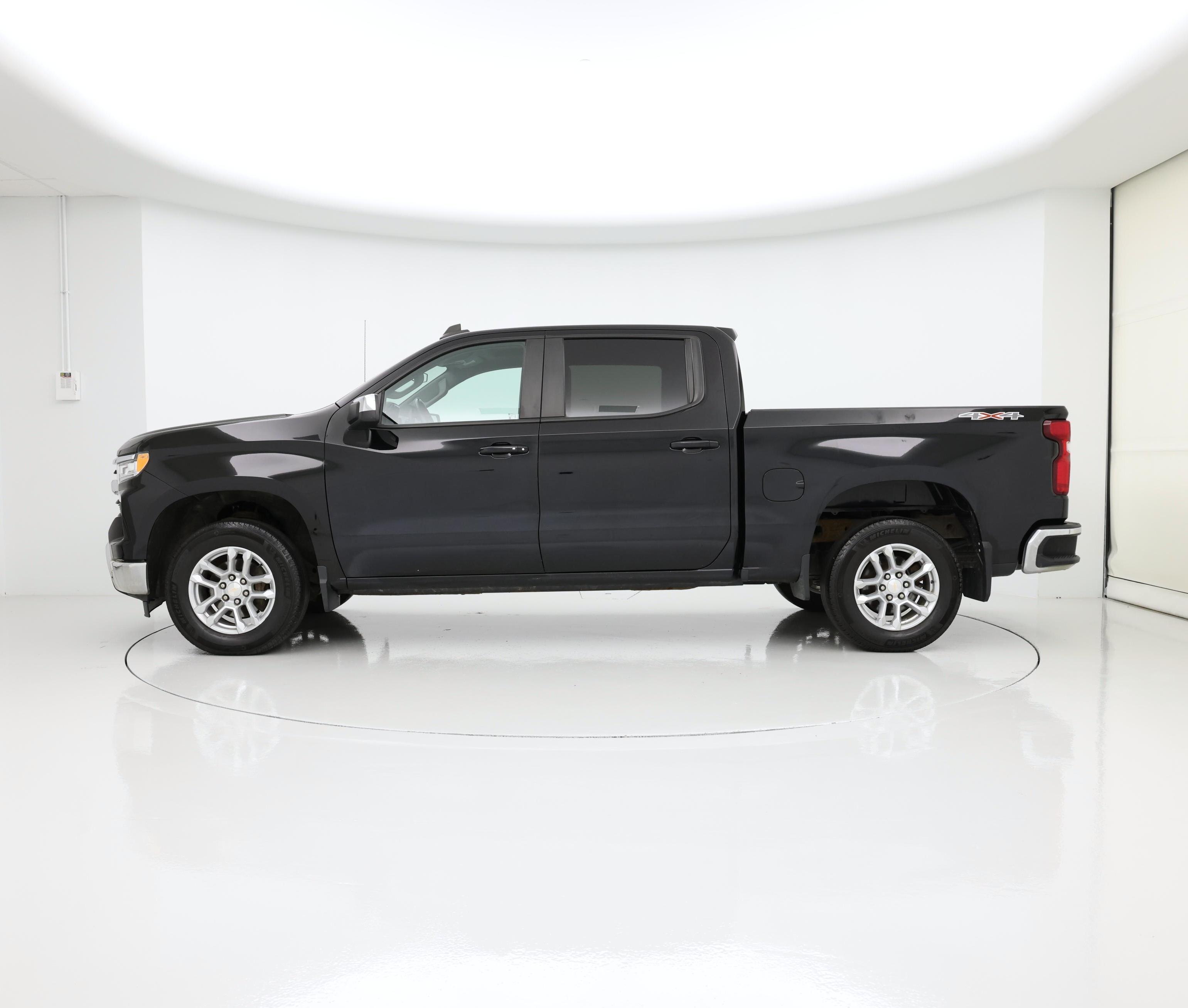 Thumbnail: 2022 Chevrolet Silverado 1500 - 3
