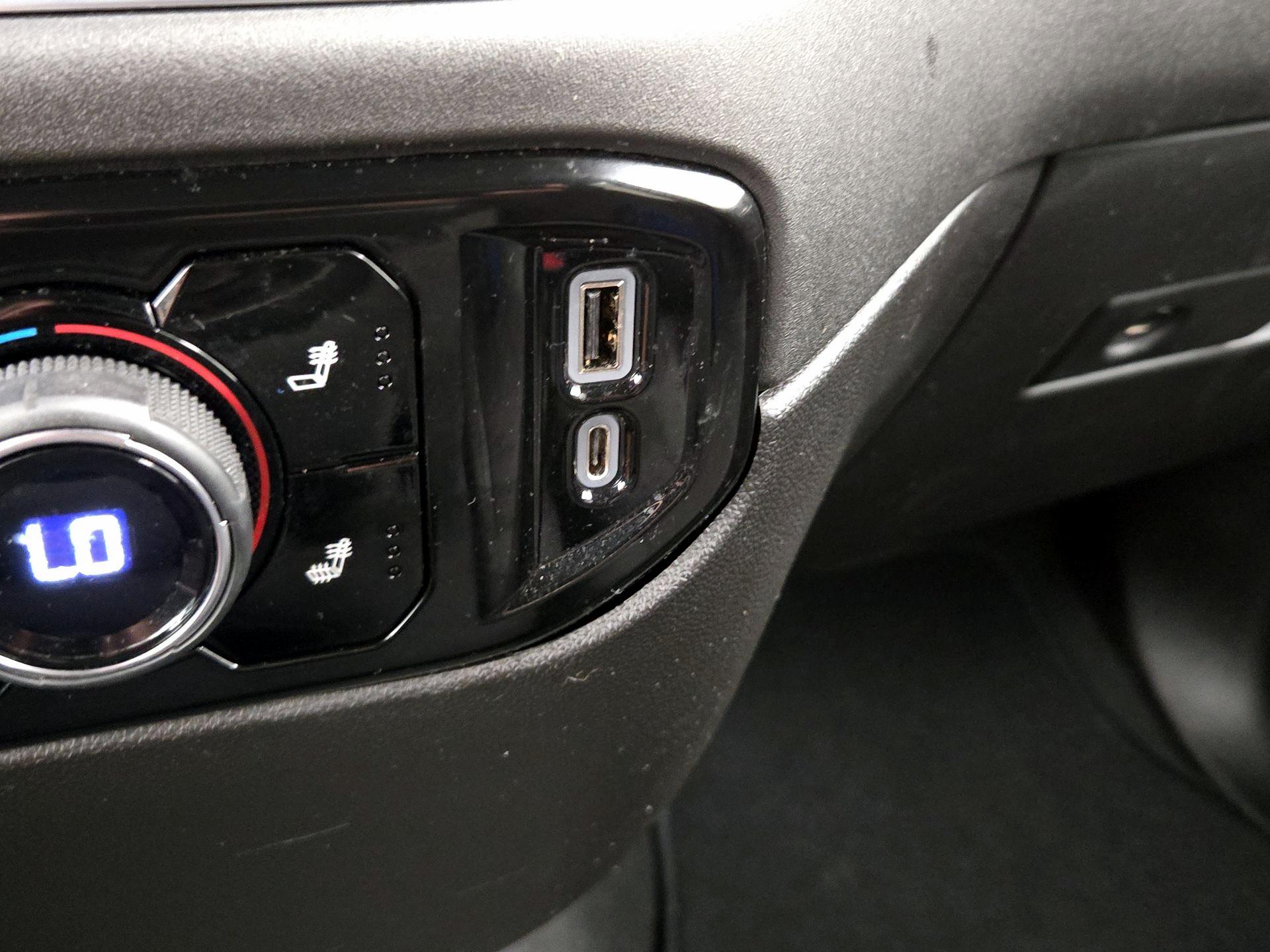 Thumbnail: 2022 Chevrolet Silverado 1500 - 19