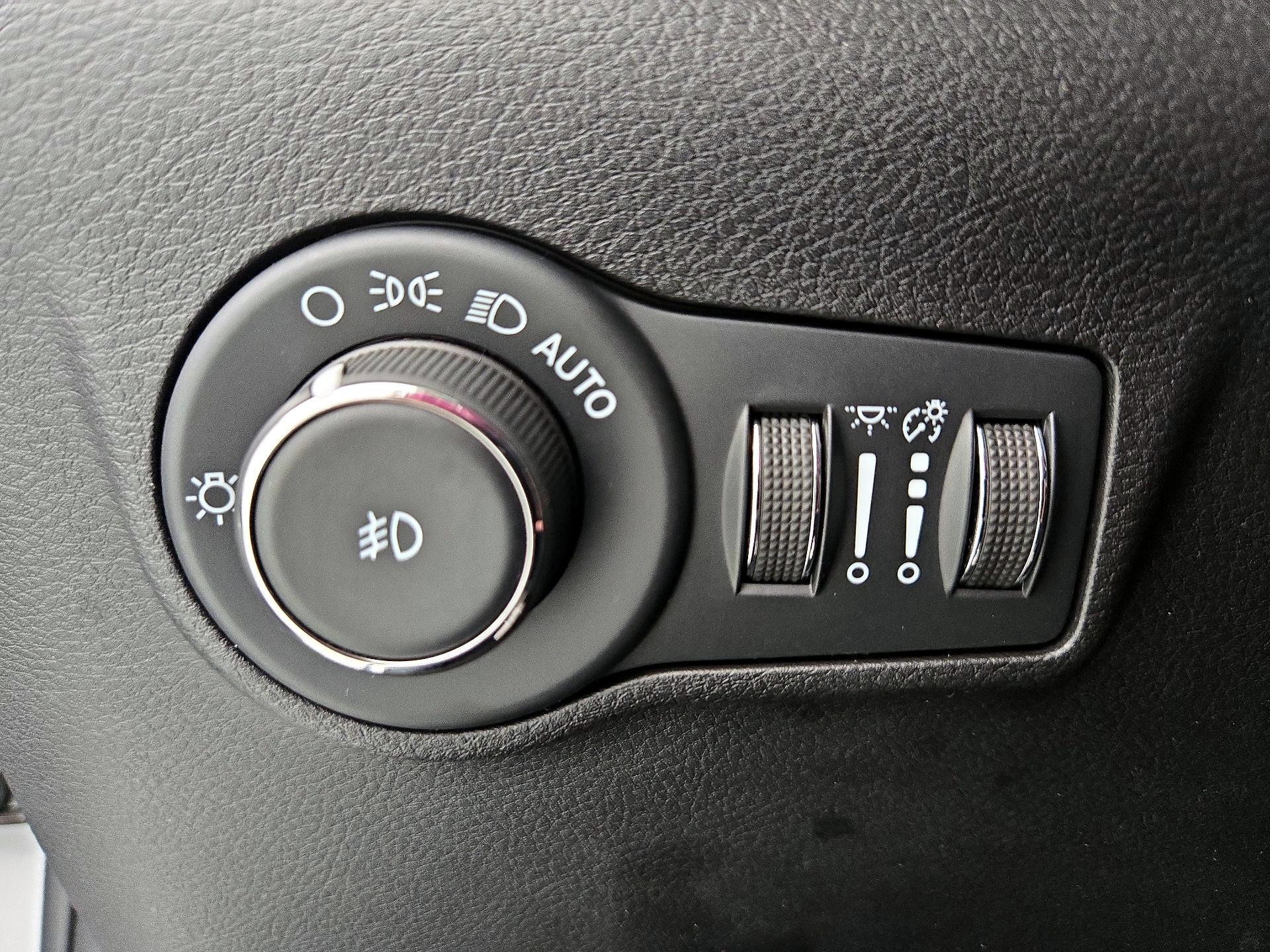 Thumbnail: 2022 Jeep Compass - 13