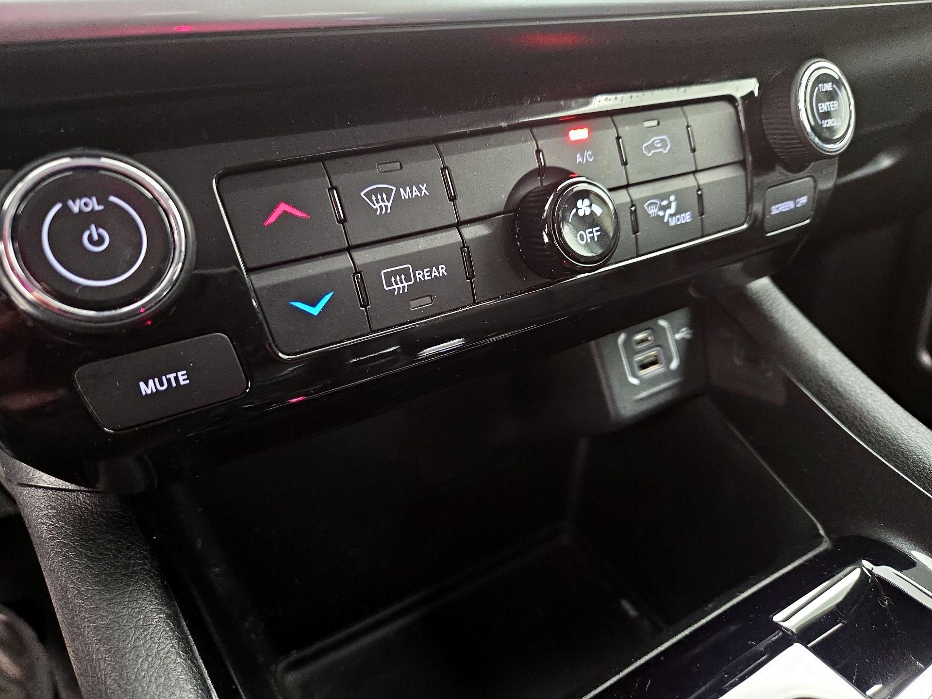 Thumbnail: 2022 Jeep Compass - 16