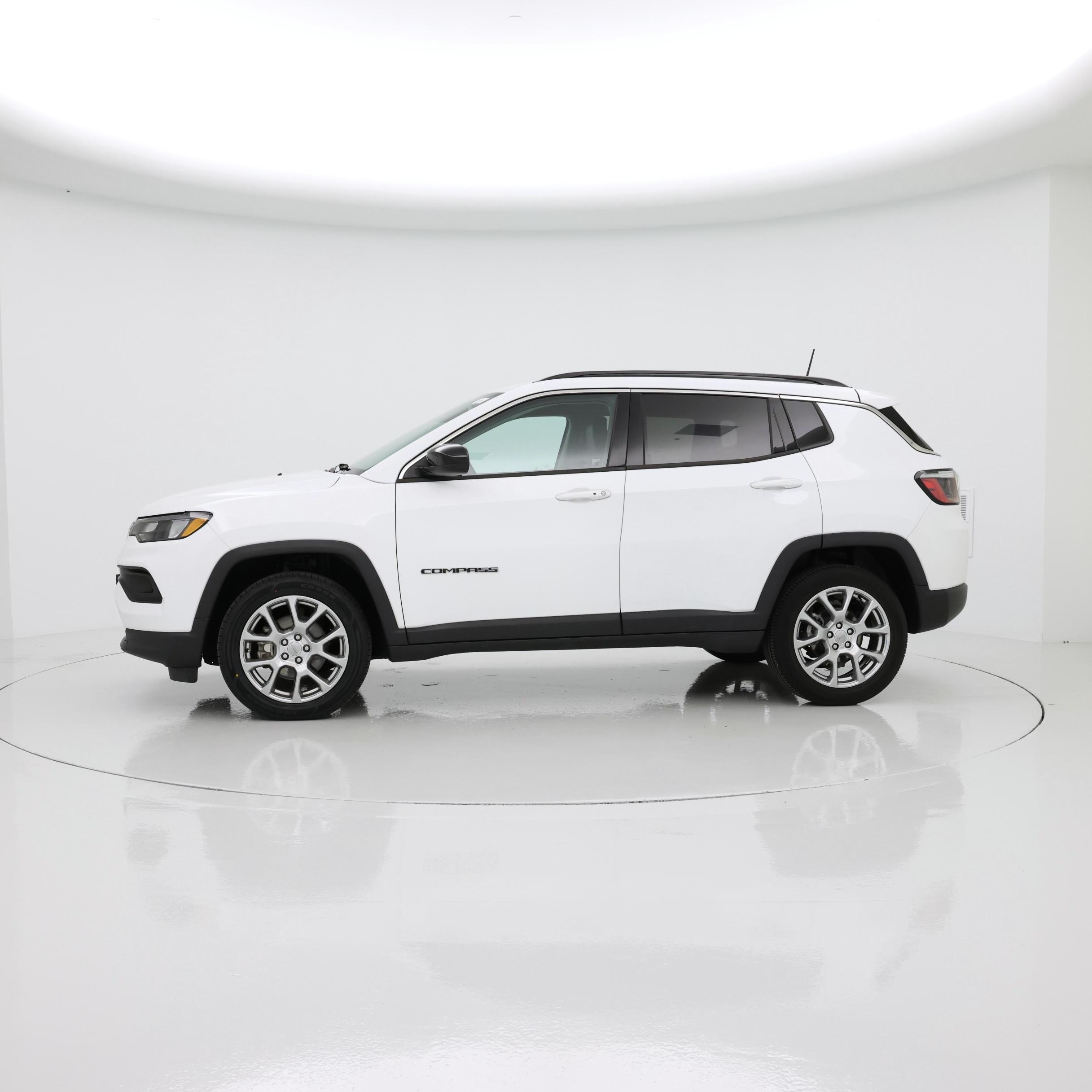 Thumbnail: 2022 Jeep Compass - 3