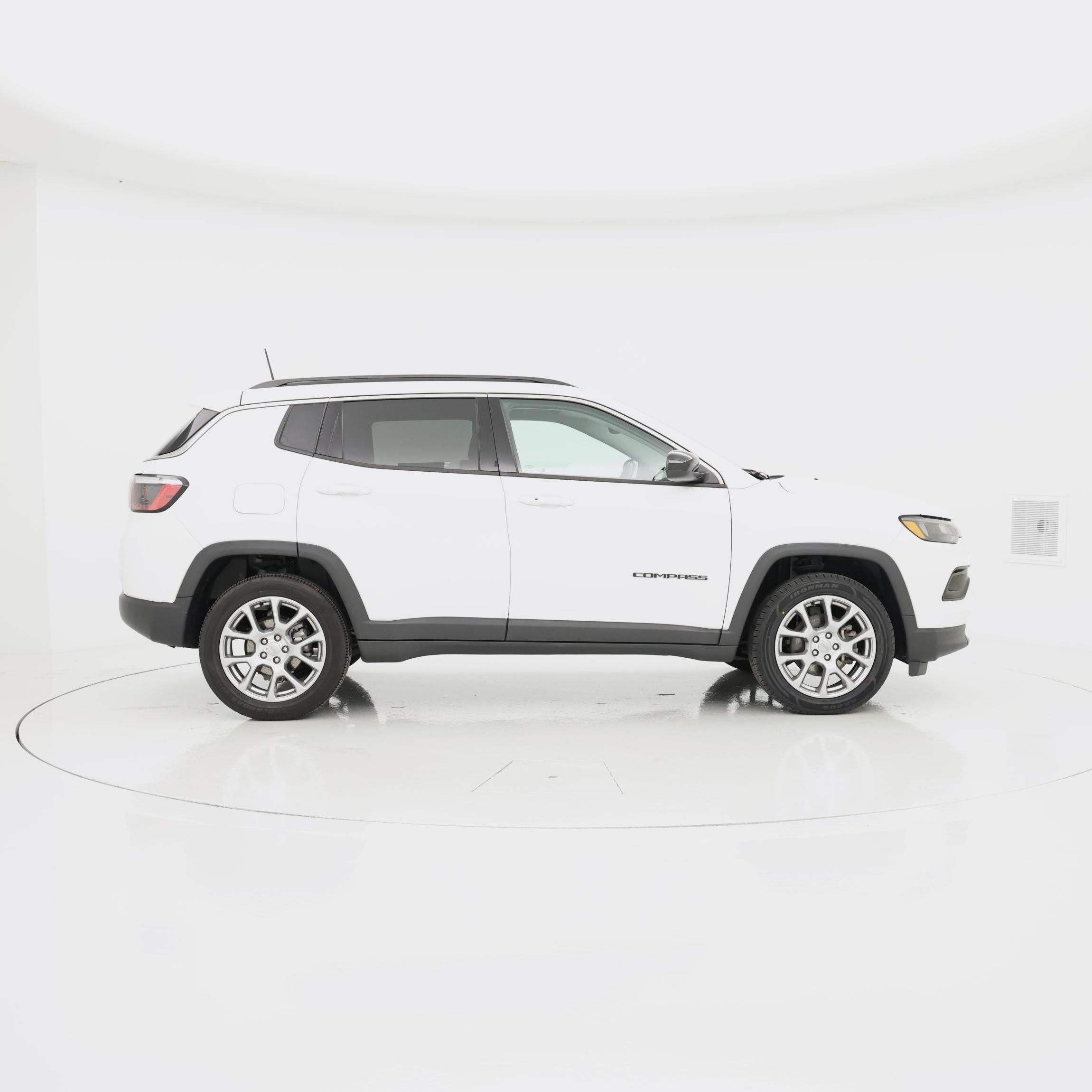 Thumbnail: 2022 Jeep Compass - 7