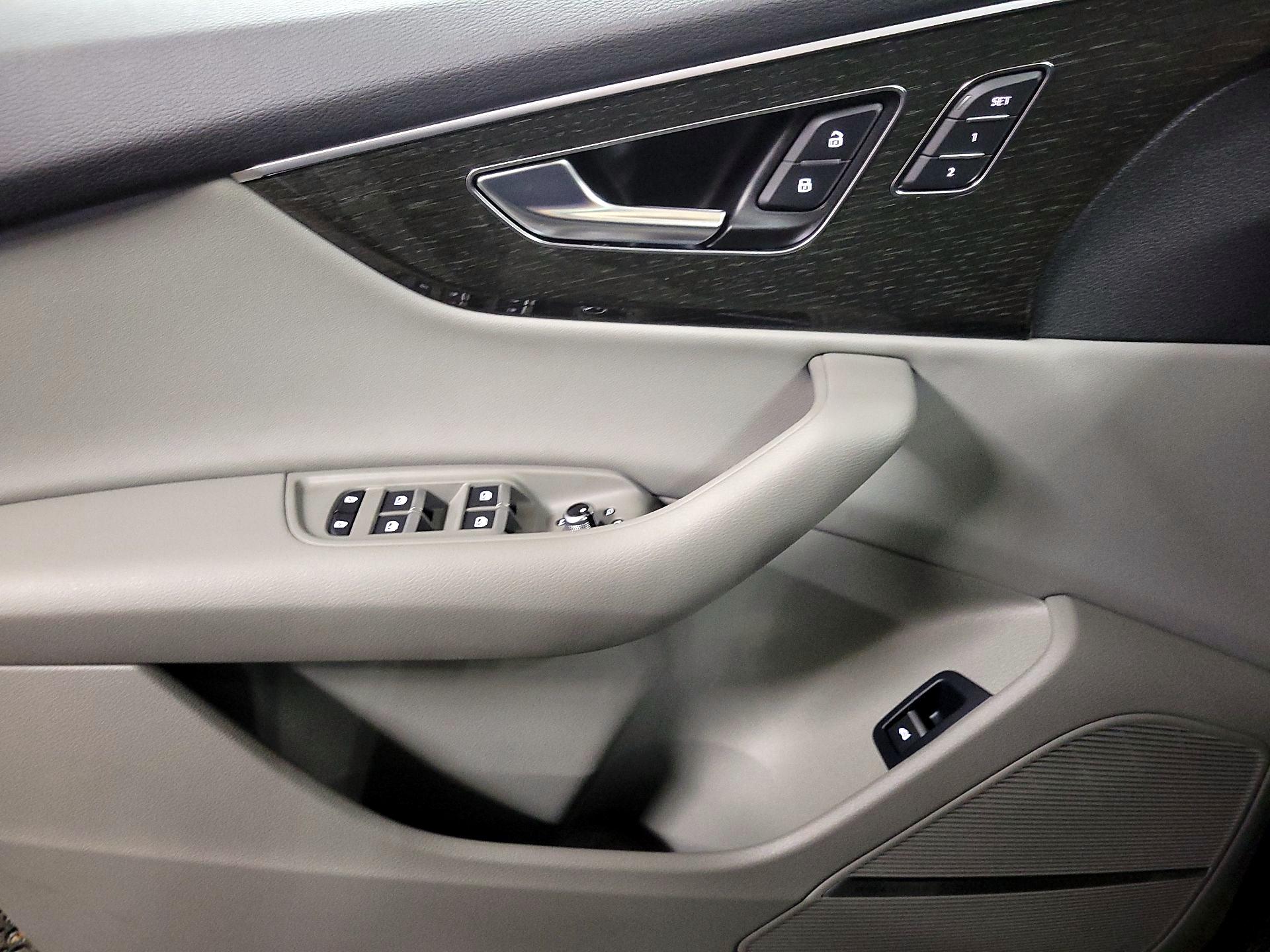 Thumbnail: 2021 Audi Q7 - 12