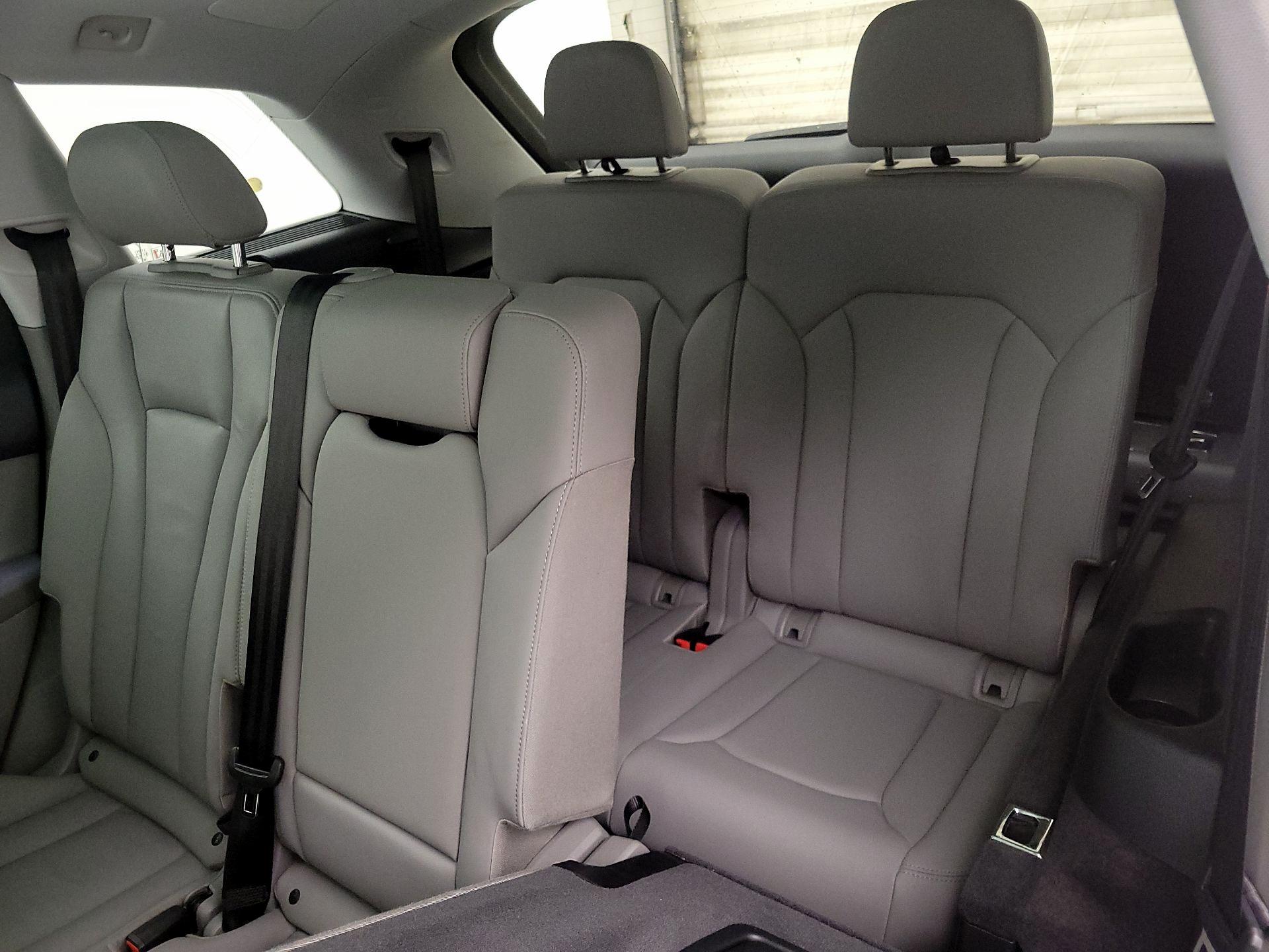 Thumbnail: 2021 Audi Q7 - 20