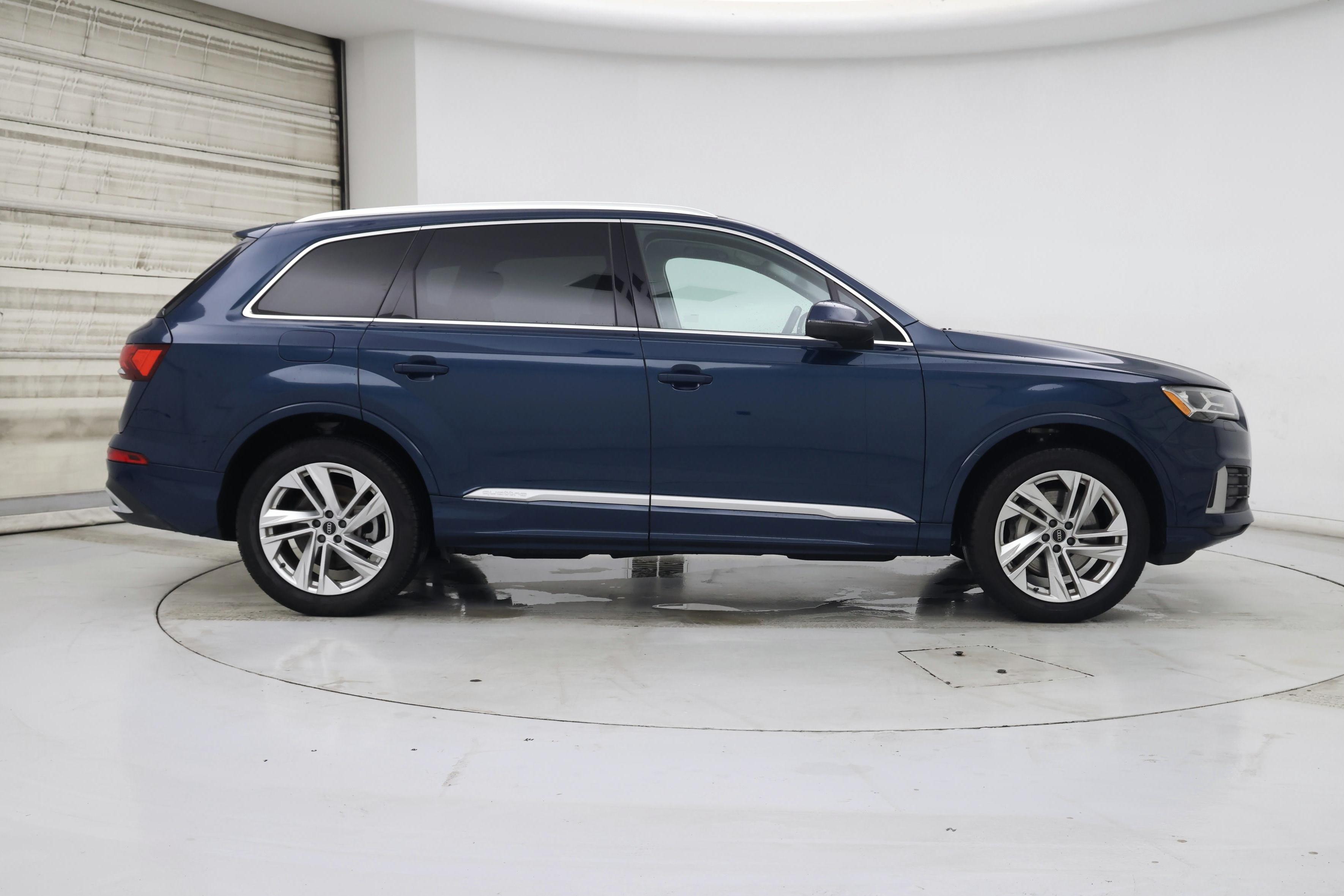 Thumbnail: 2021 Audi Q7 - 7