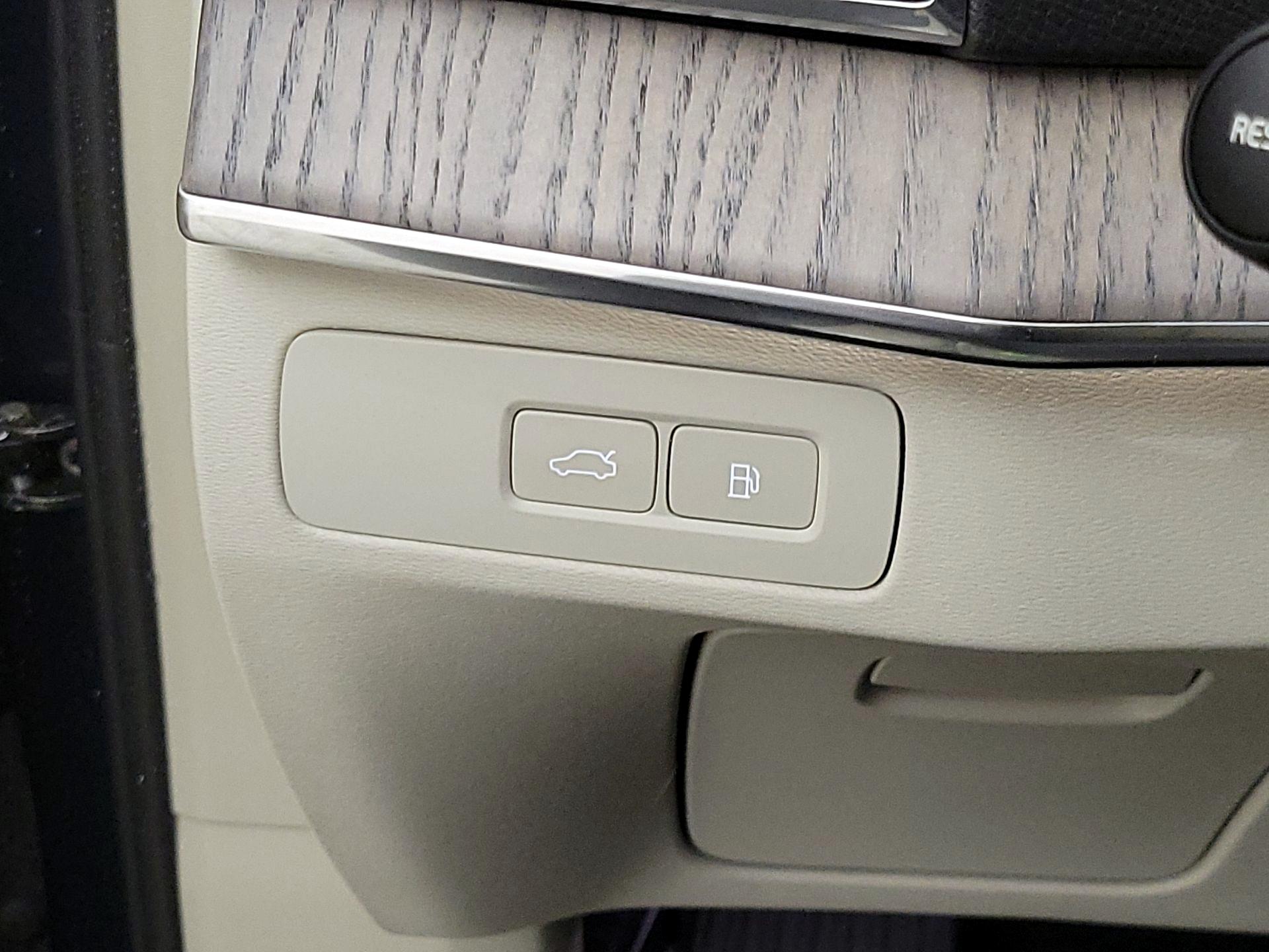 Thumbnail: 2024 Volvo XC90 - 13