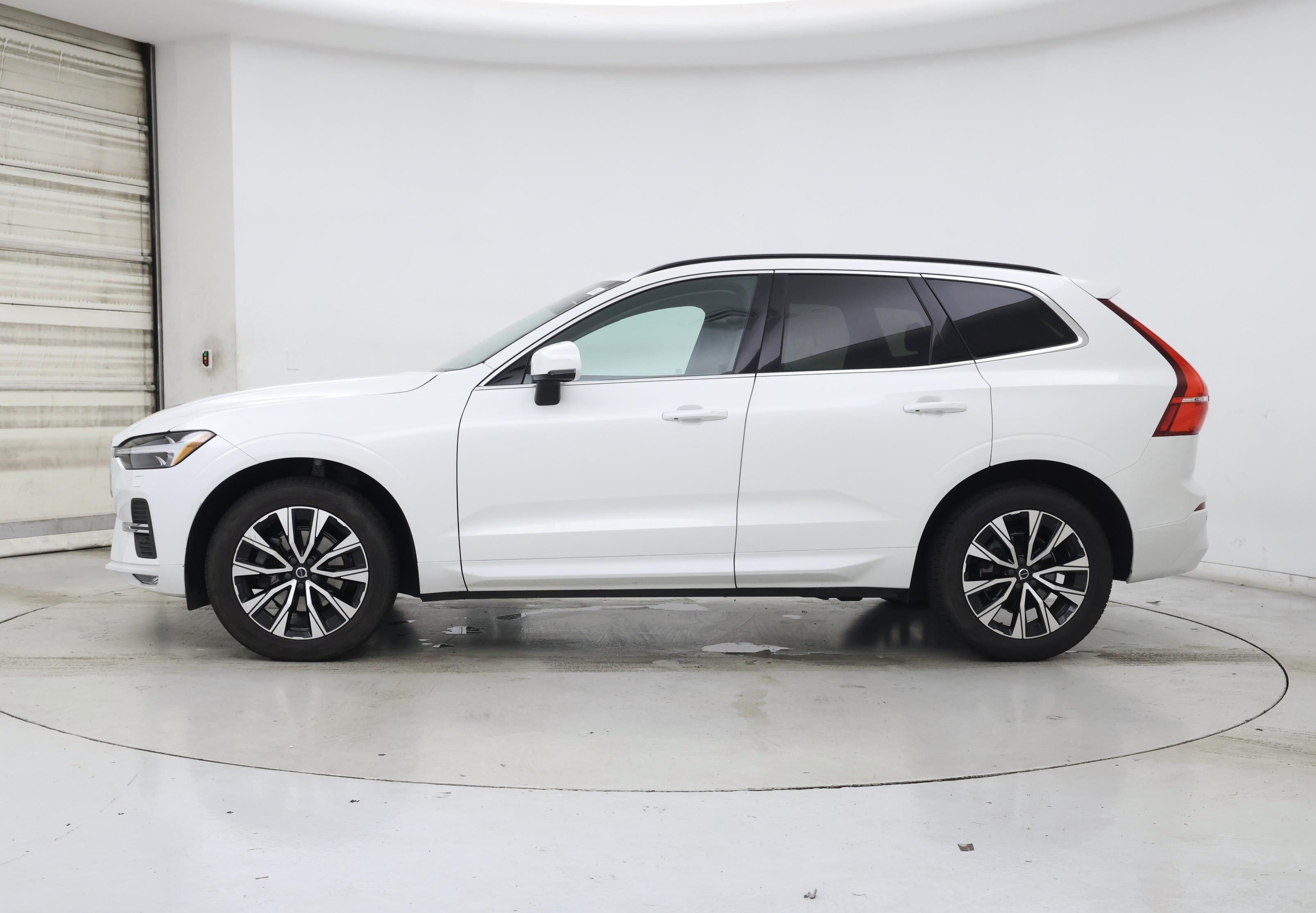 Thumbnail: 2023 Volvo XC60 - 3