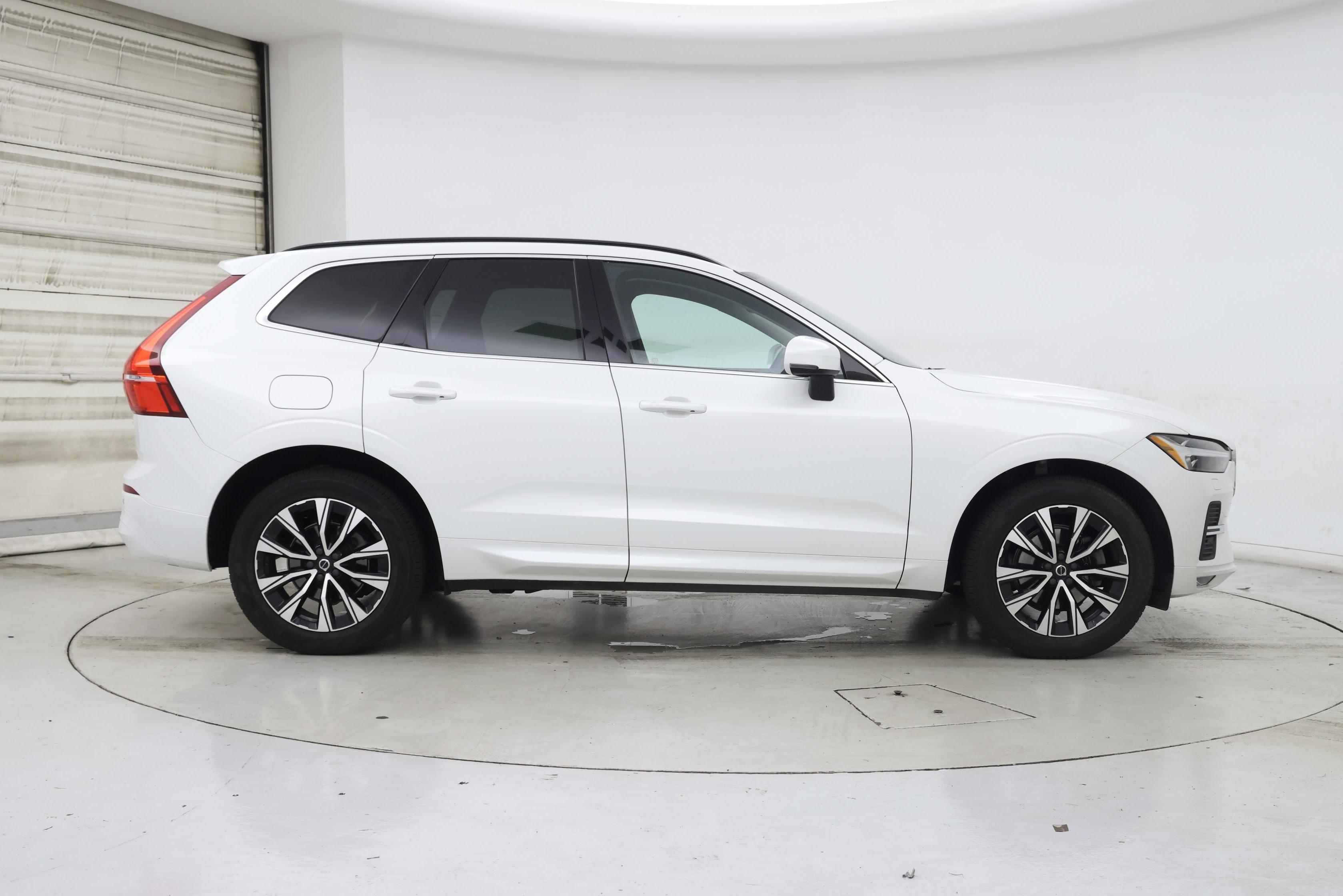 Thumbnail: 2023 Volvo XC60 - 7