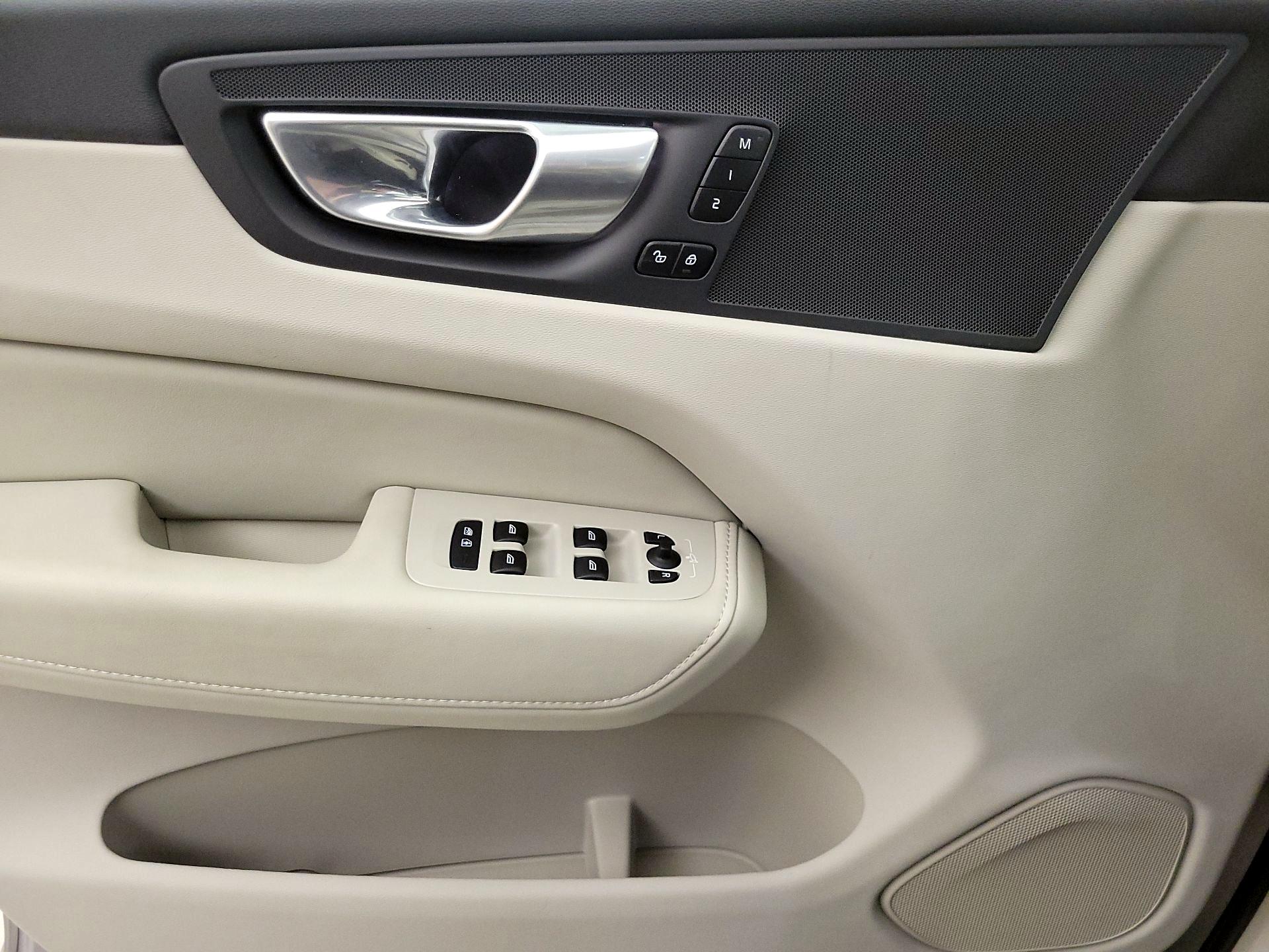 Thumbnail: 2024 Volvo XC60 - 12