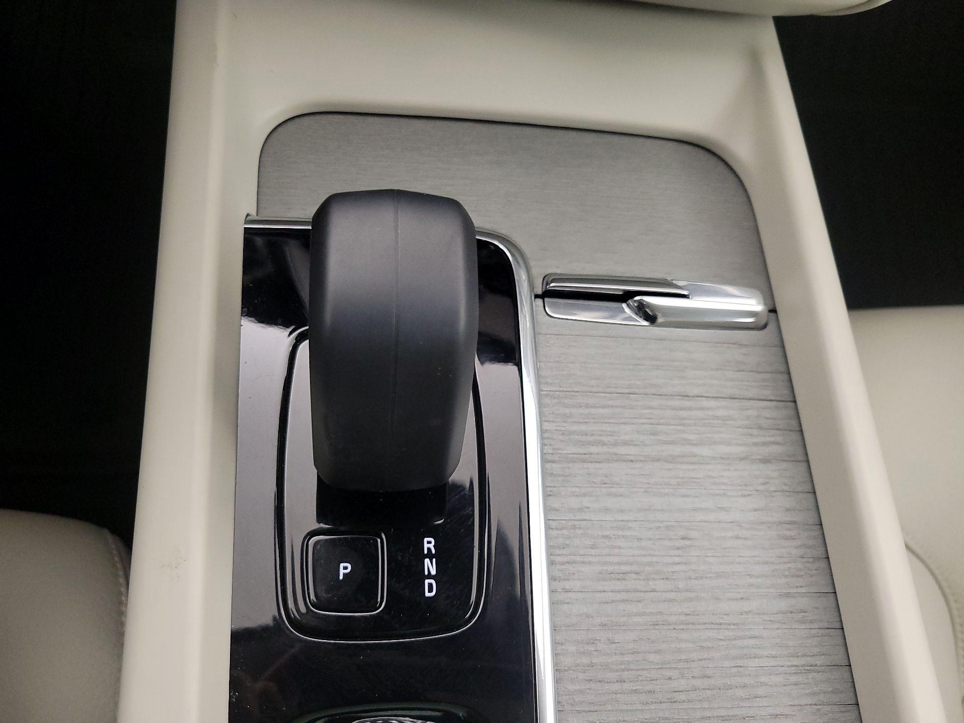 Thumbnail: 2024 Volvo XC60 - 17