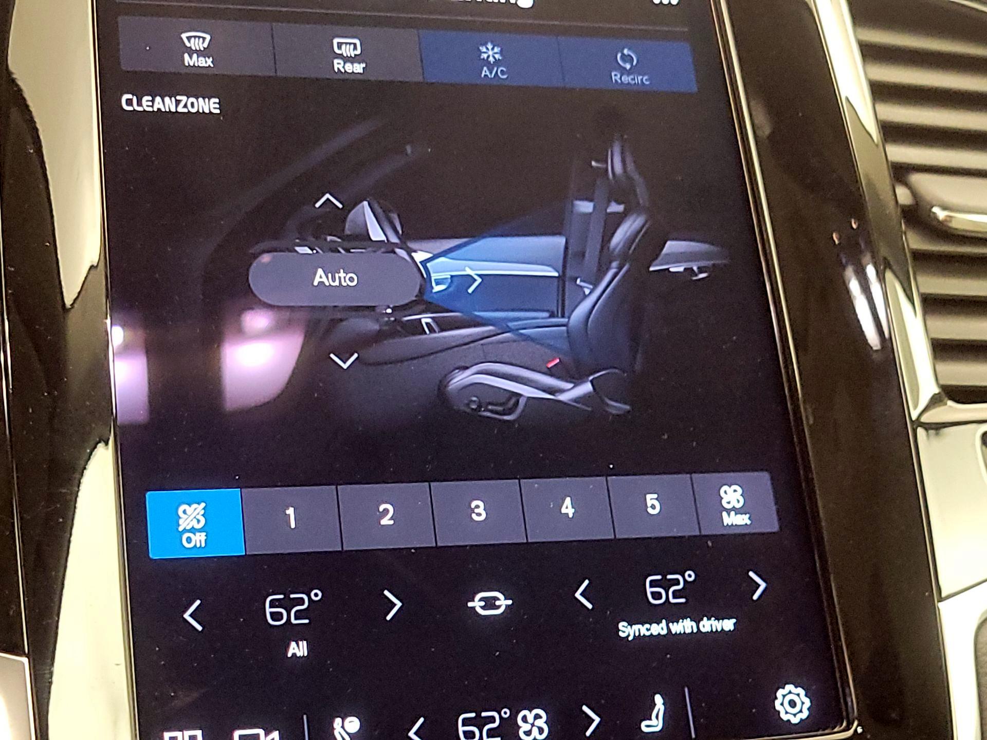 Thumbnail: 2023 Volvo XC90 - 16