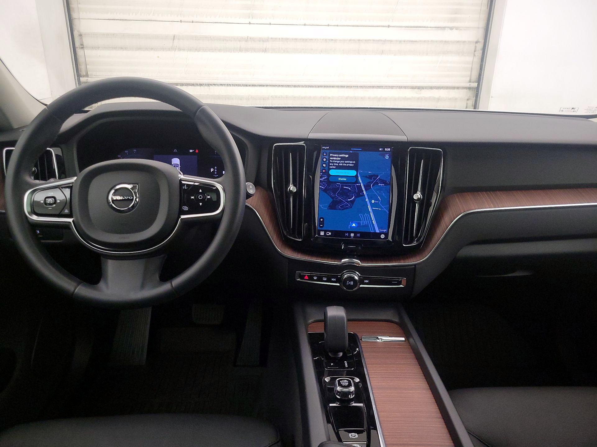 Thumbnail: 2023 Volvo XC60 - 9