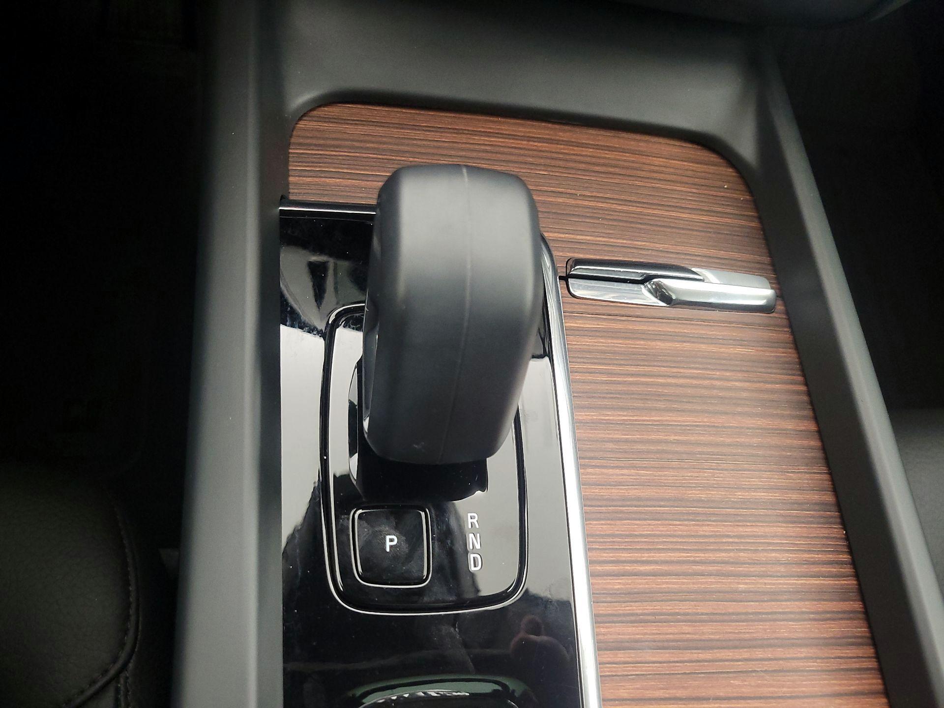 Thumbnail: 2023 Volvo XC60 - 18