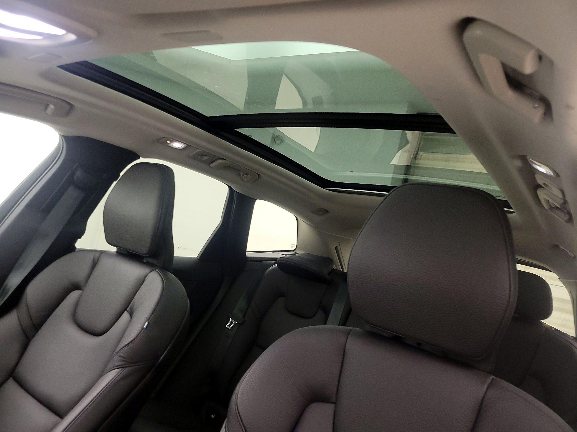 Thumbnail: 2023 Volvo XC60 - 20