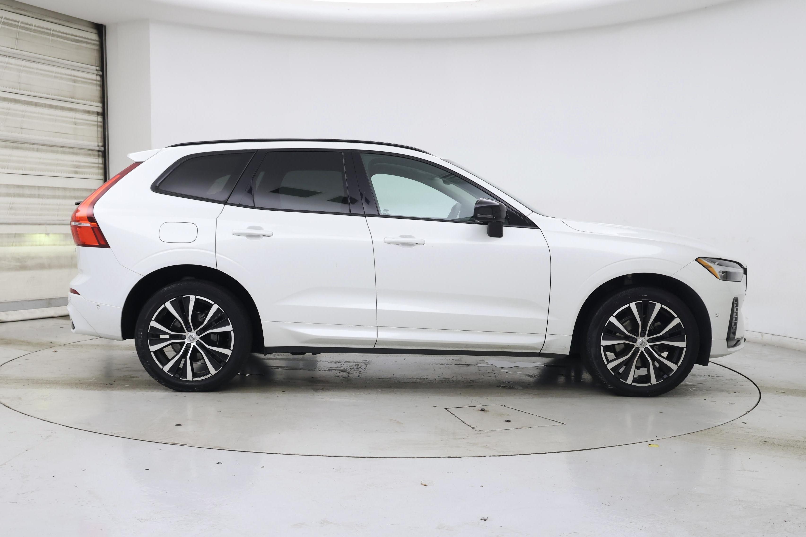 Thumbnail: 2023 Volvo XC60 - 7