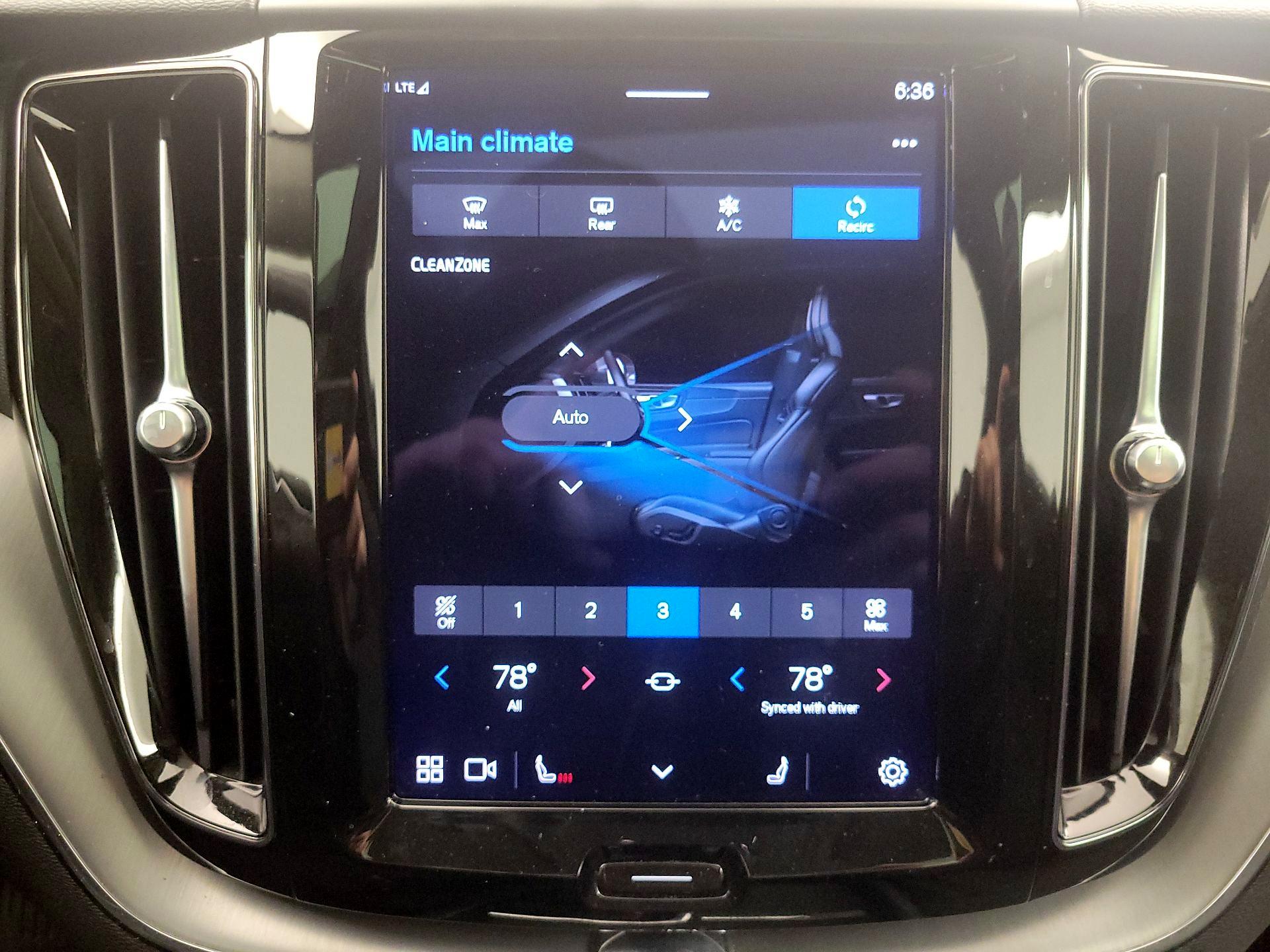 Thumbnail: 2023 Volvo XC60 - 17