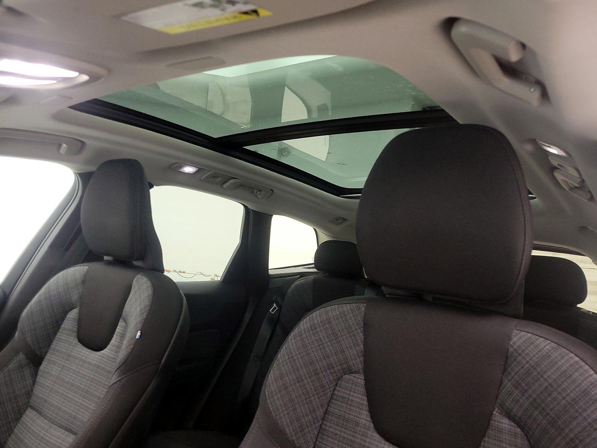 Thumbnail: 2023 Volvo XC60 - 20