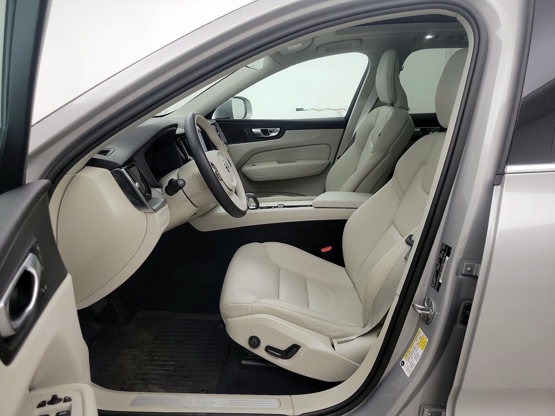 Thumbnail: 2023 Volvo XC60 - 11