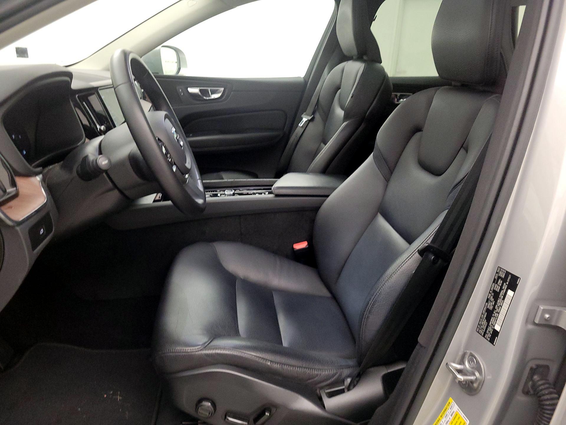 Thumbnail: 2023 Volvo XC60 - 9
