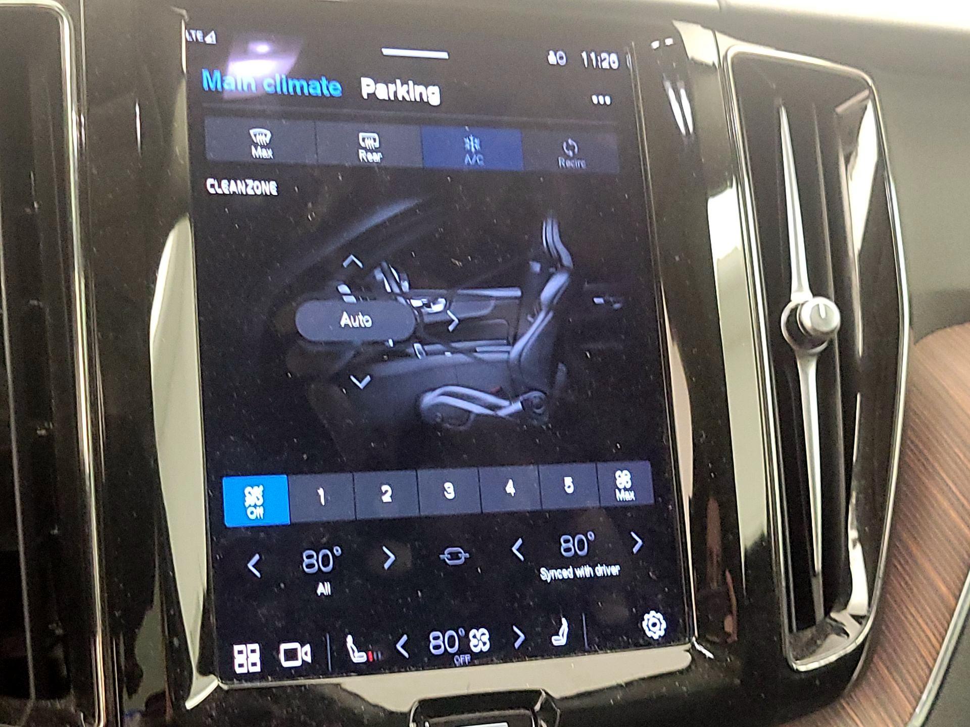 Thumbnail: 2023 Volvo XC60 - 14