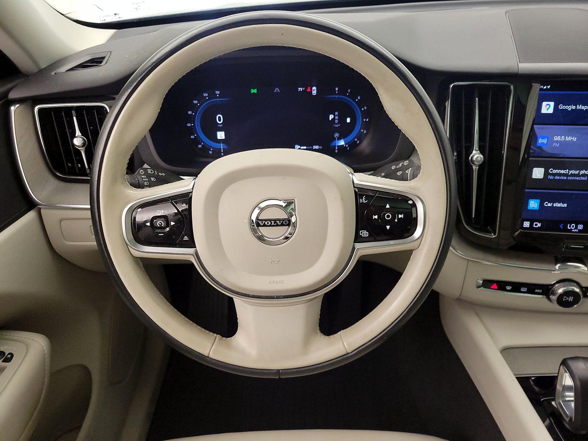Thumbnail: 2023 Volvo XC60 - 10