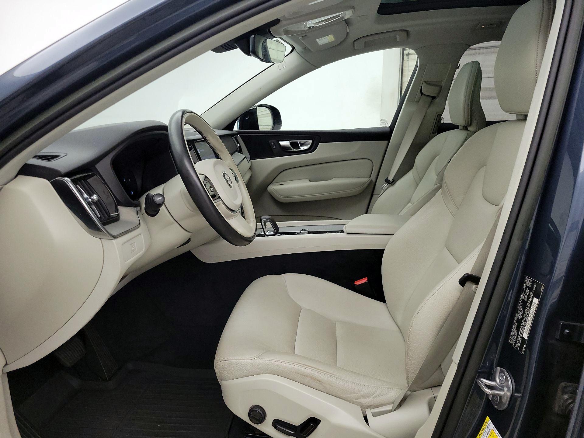 Thumbnail: 2023 Volvo XC60 - 11