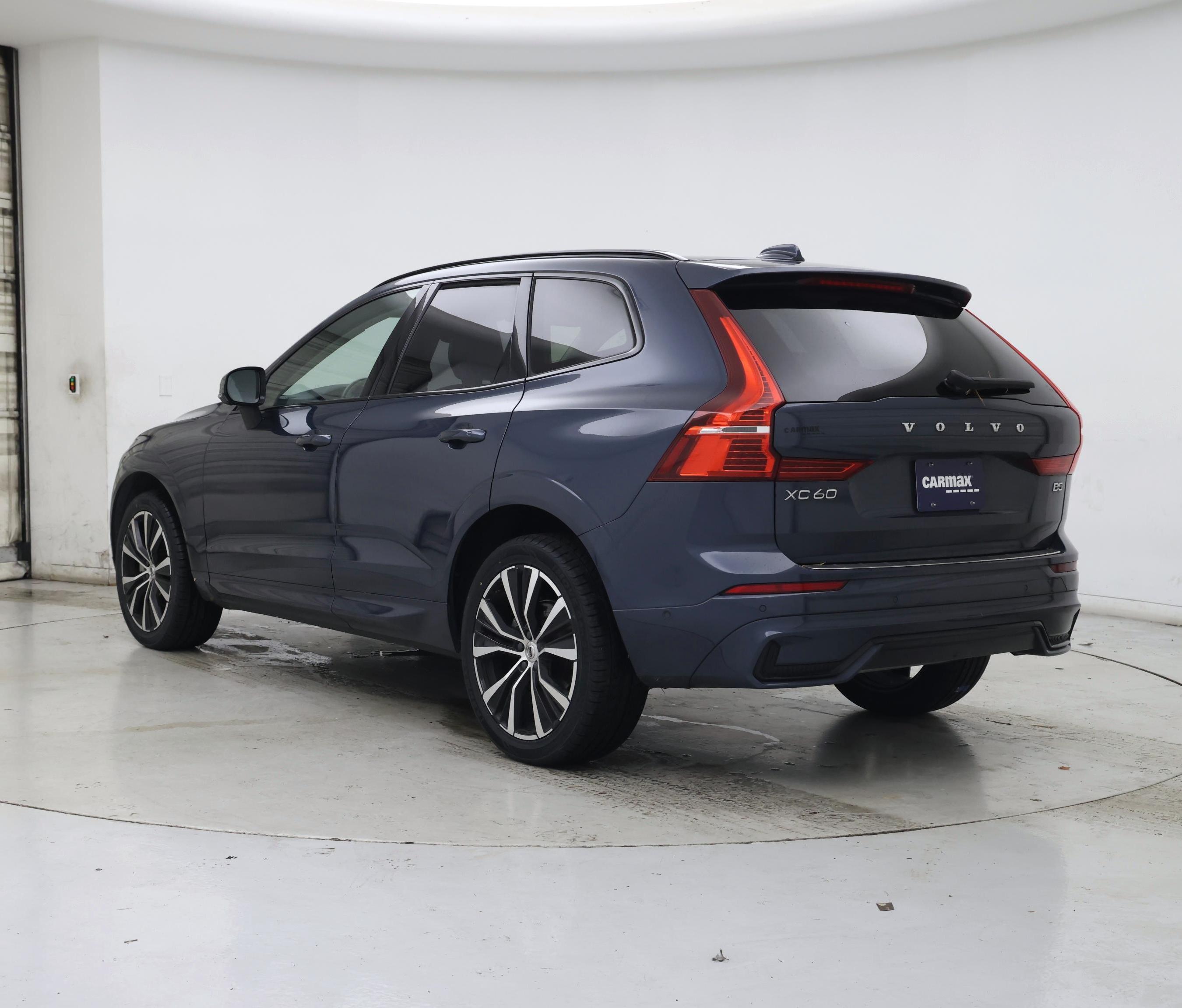Thumbnail: 2023 Volvo XC60 - 2