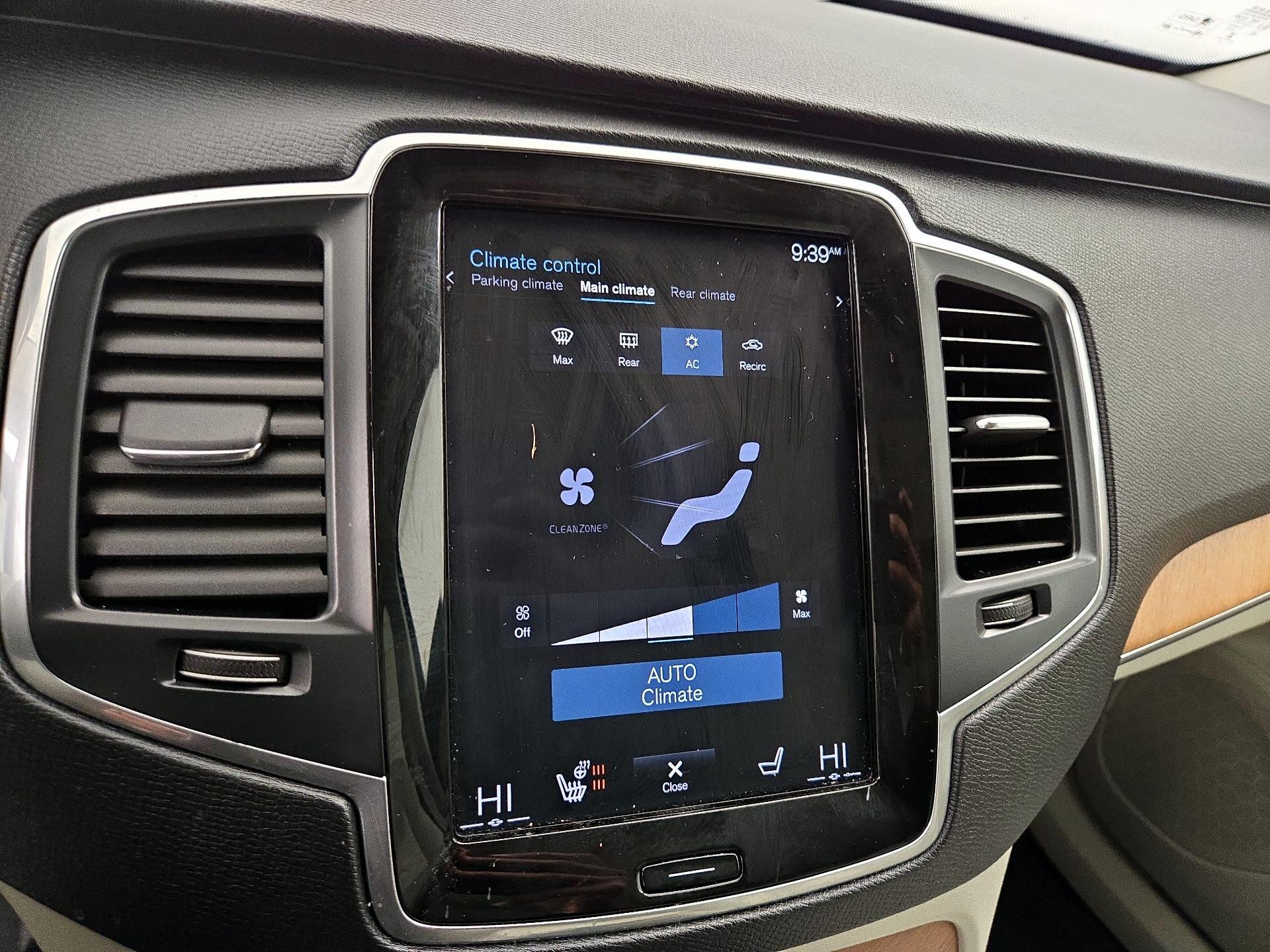 Thumbnail: 2022 Volvo XC90 - 17