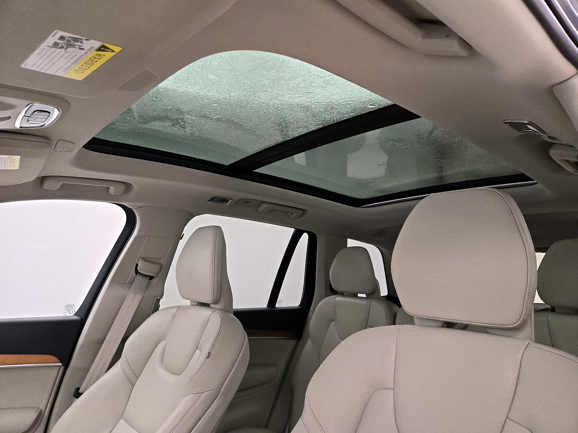 Thumbnail: 2022 Volvo XC90 - 20