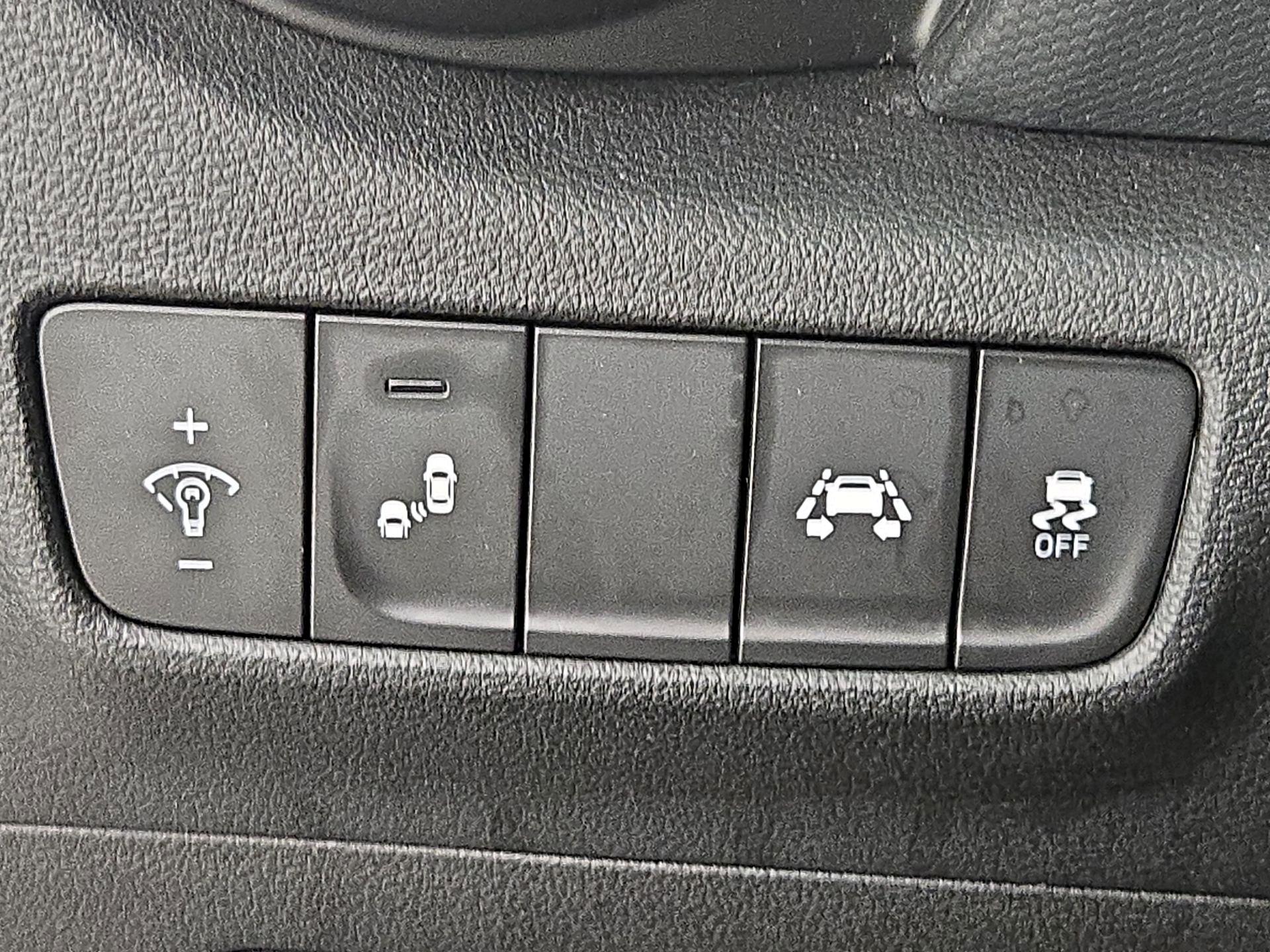 Thumbnail: 2021 Hyundai Kona - 13
