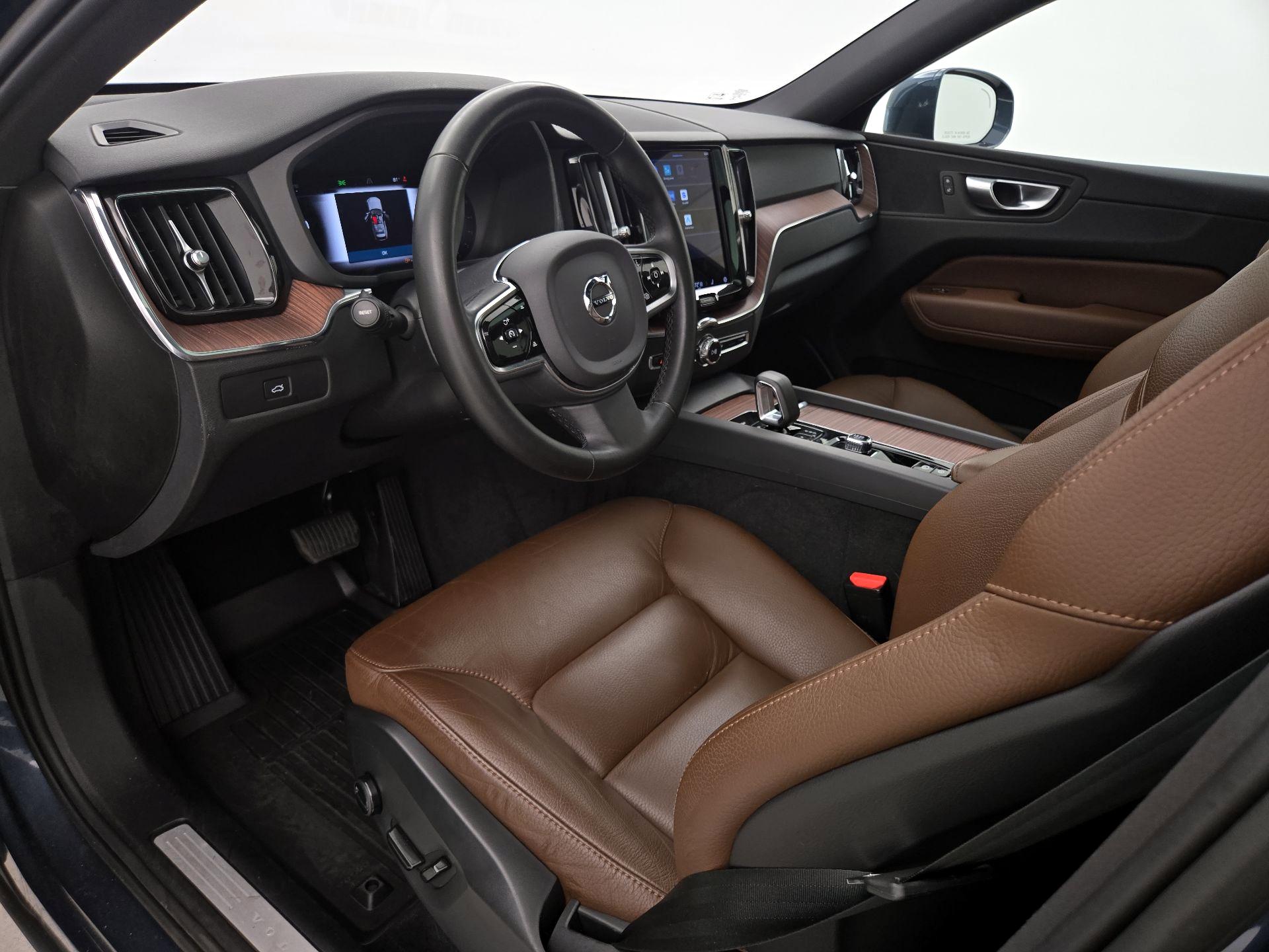 Thumbnail: 2023 Volvo XC60 - 11