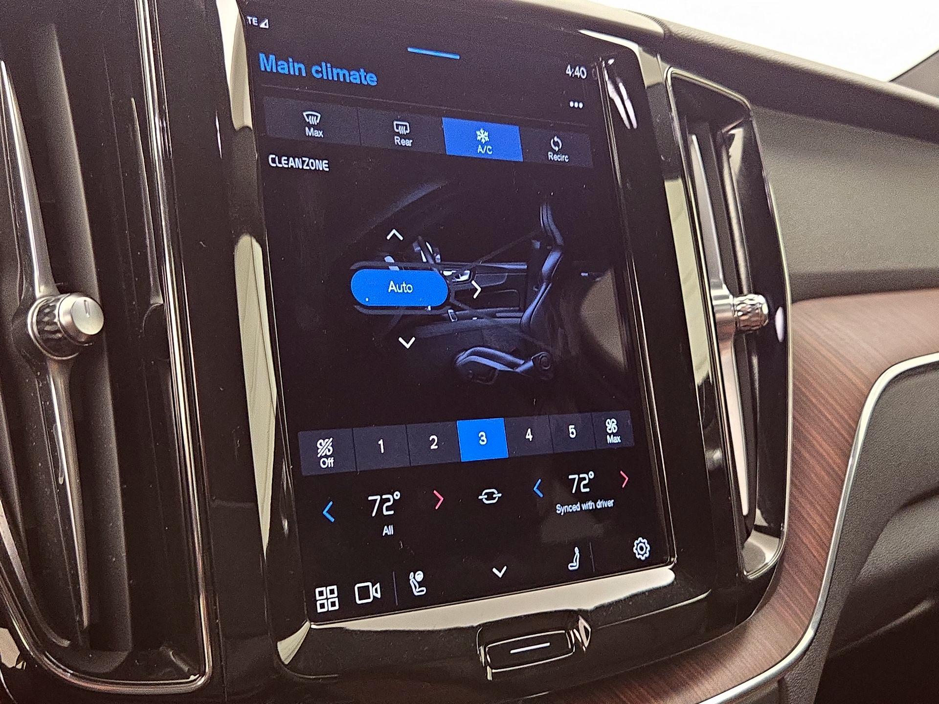 Thumbnail: 2023 Volvo XC60 - 16