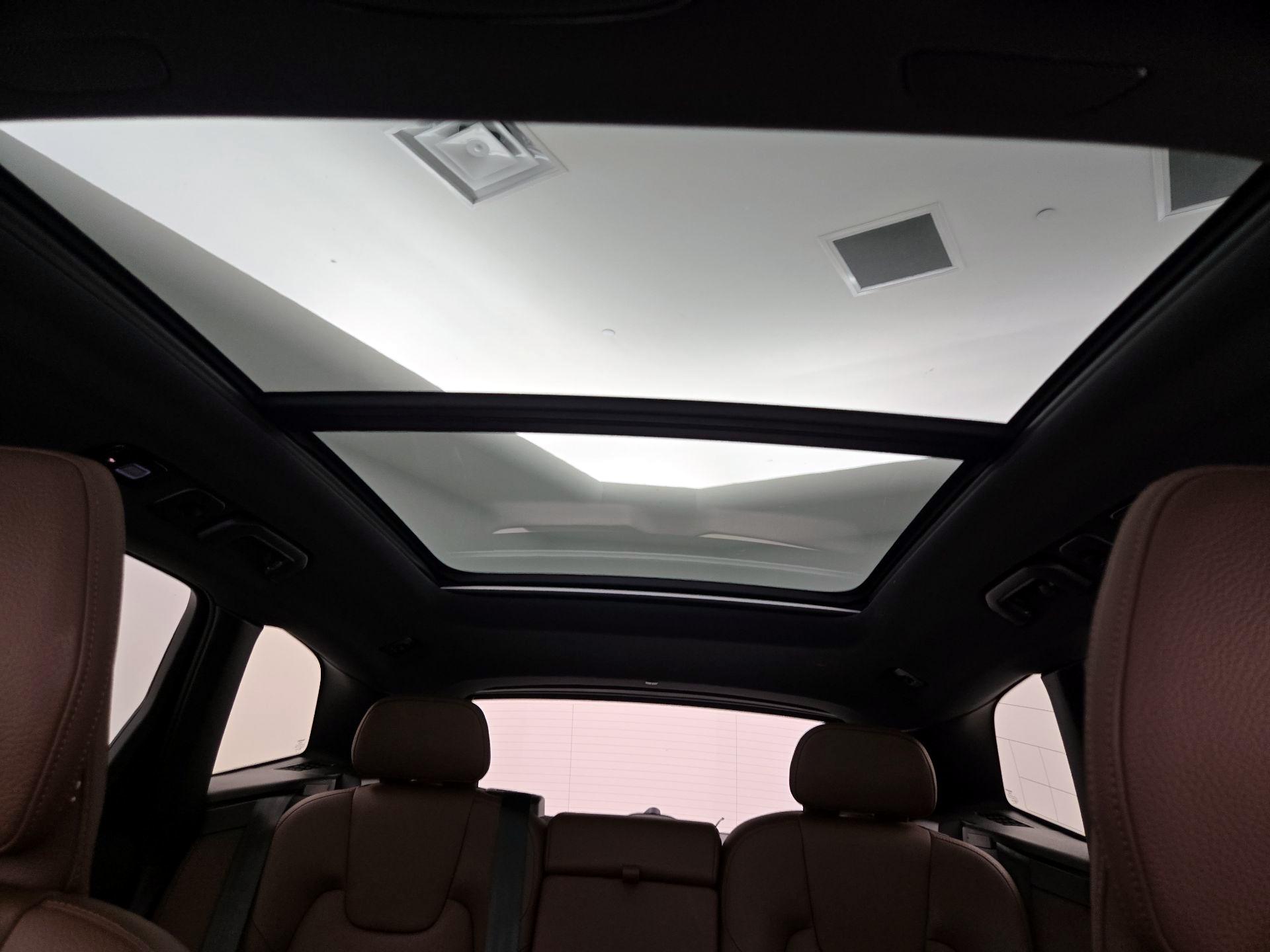 Thumbnail: 2023 Volvo XC60 - 19