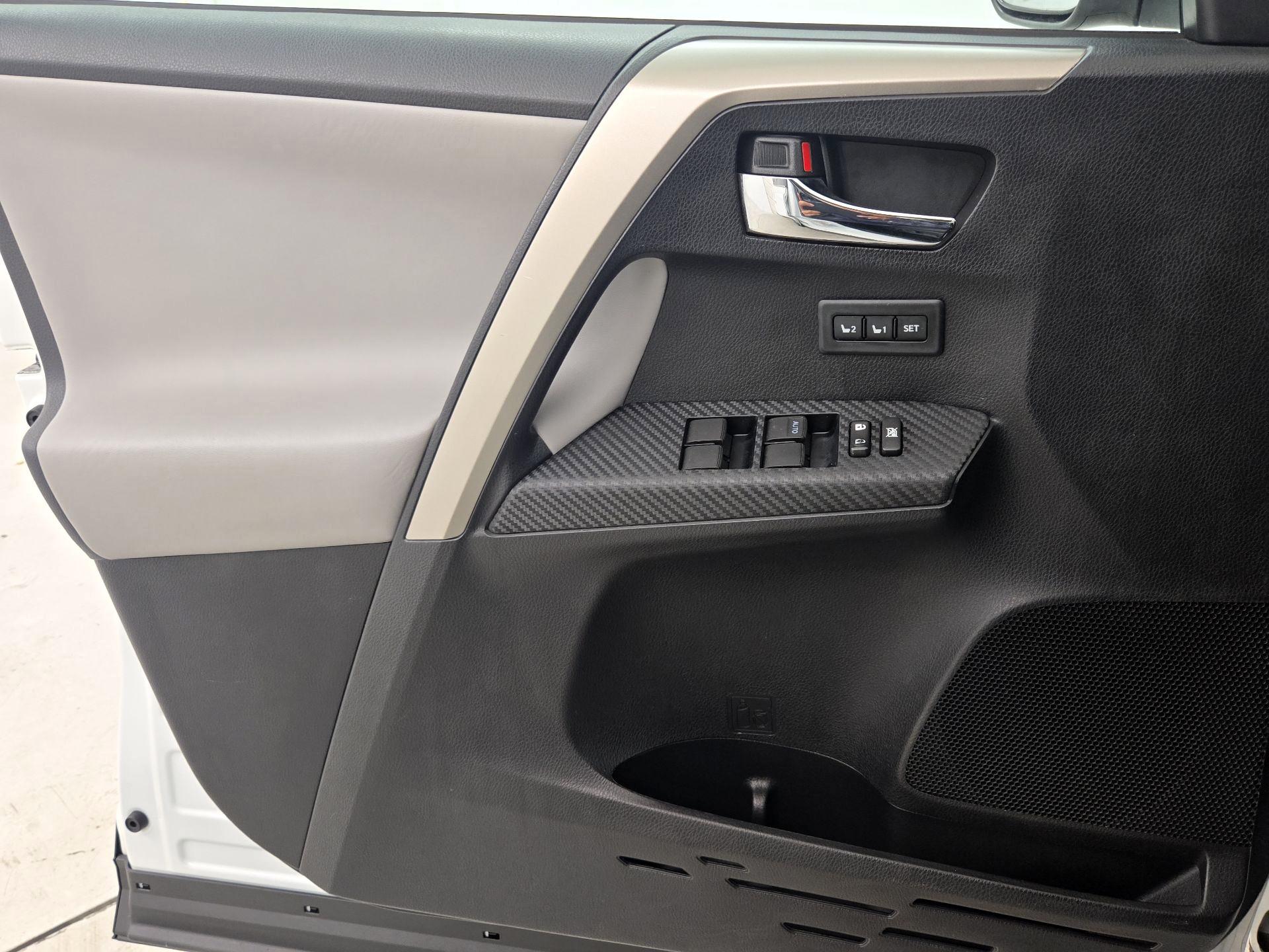 Thumbnail: 2014 Toyota RAV4 - 12