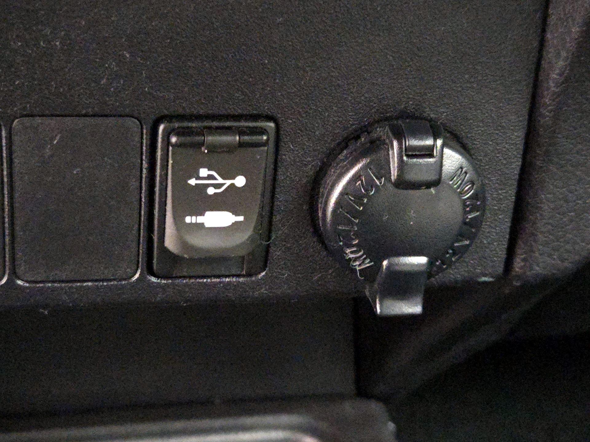 Thumbnail: 2014 Toyota RAV4 - 18