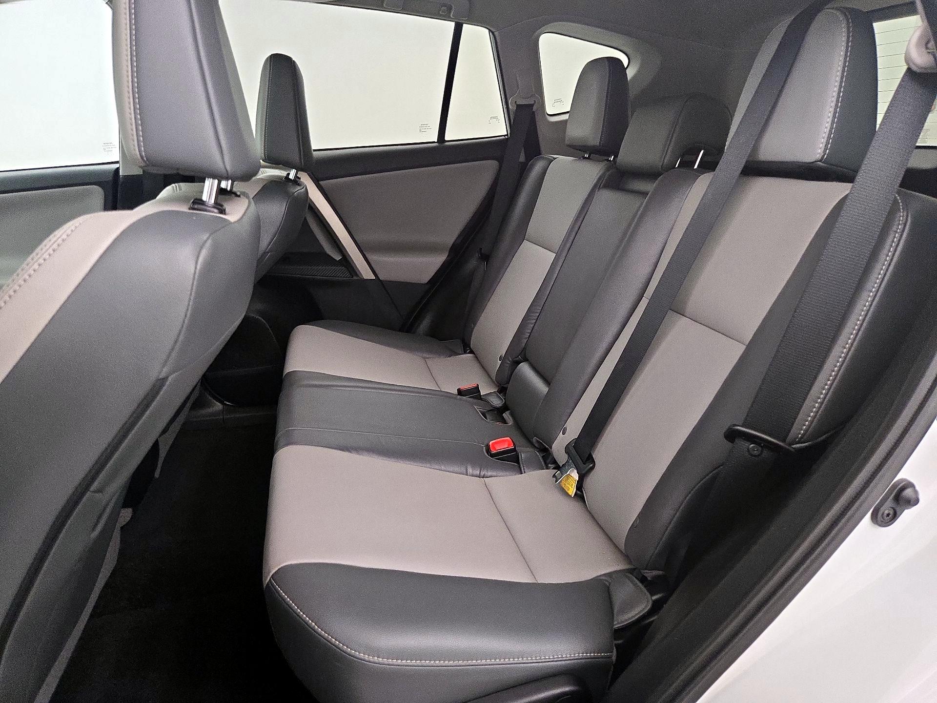 Thumbnail: 2014 Toyota RAV4 - 20