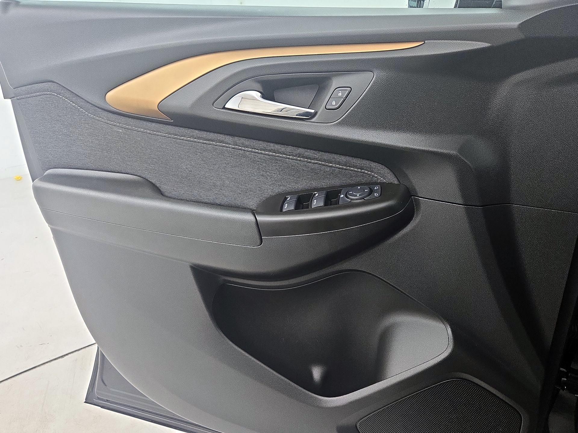 Thumbnail: 2023 Chevrolet TrailBlazer - 12