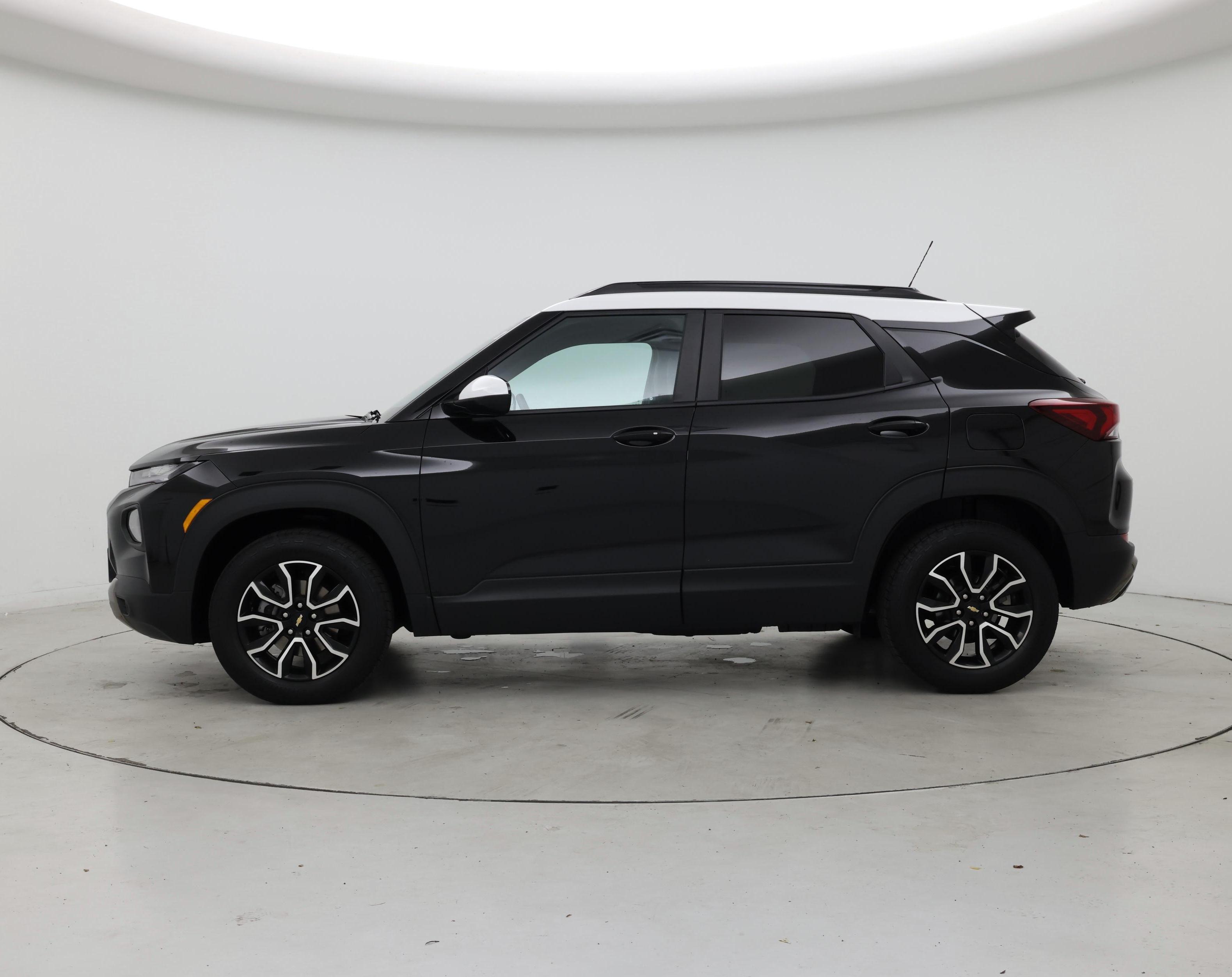 Thumbnail: 2023 Chevrolet TrailBlazer - 3