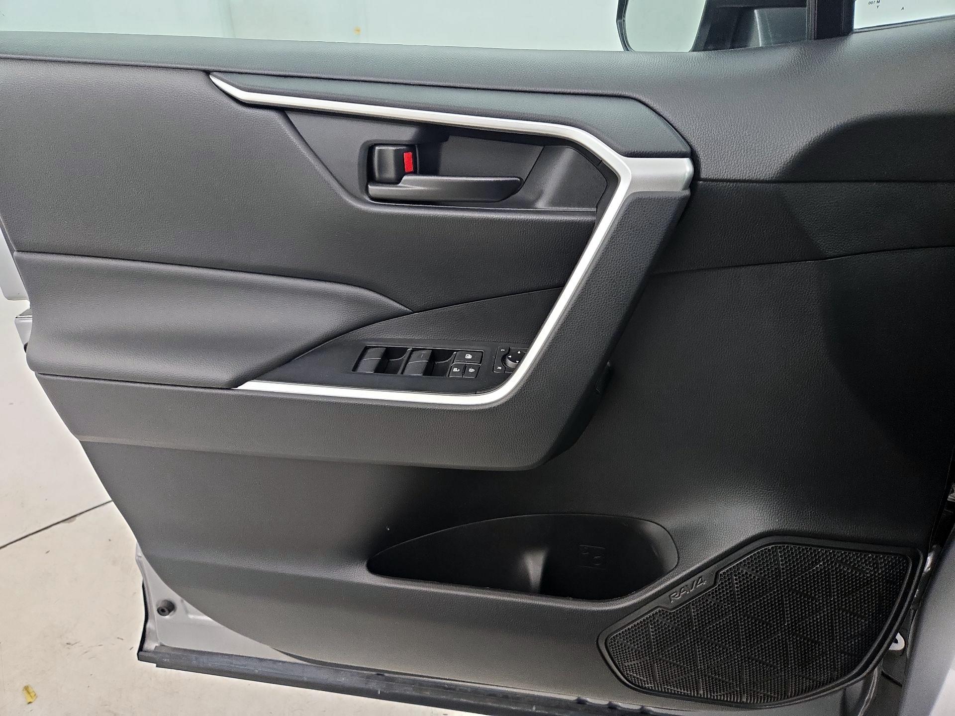 Thumbnail: 2023 Toyota RAV4 - 12