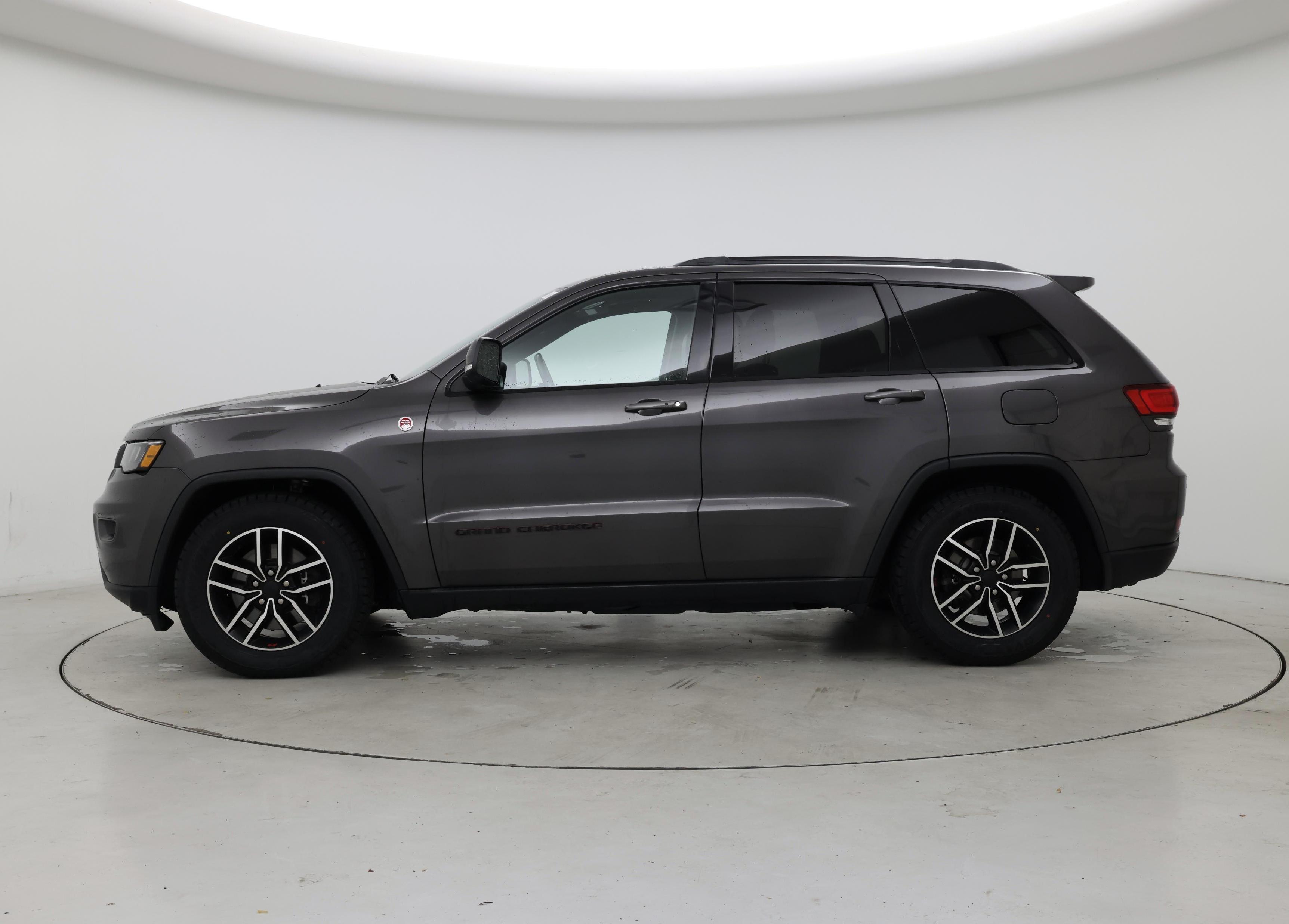 Thumbnail: 2020 Jeep Grand Cherokee - 3