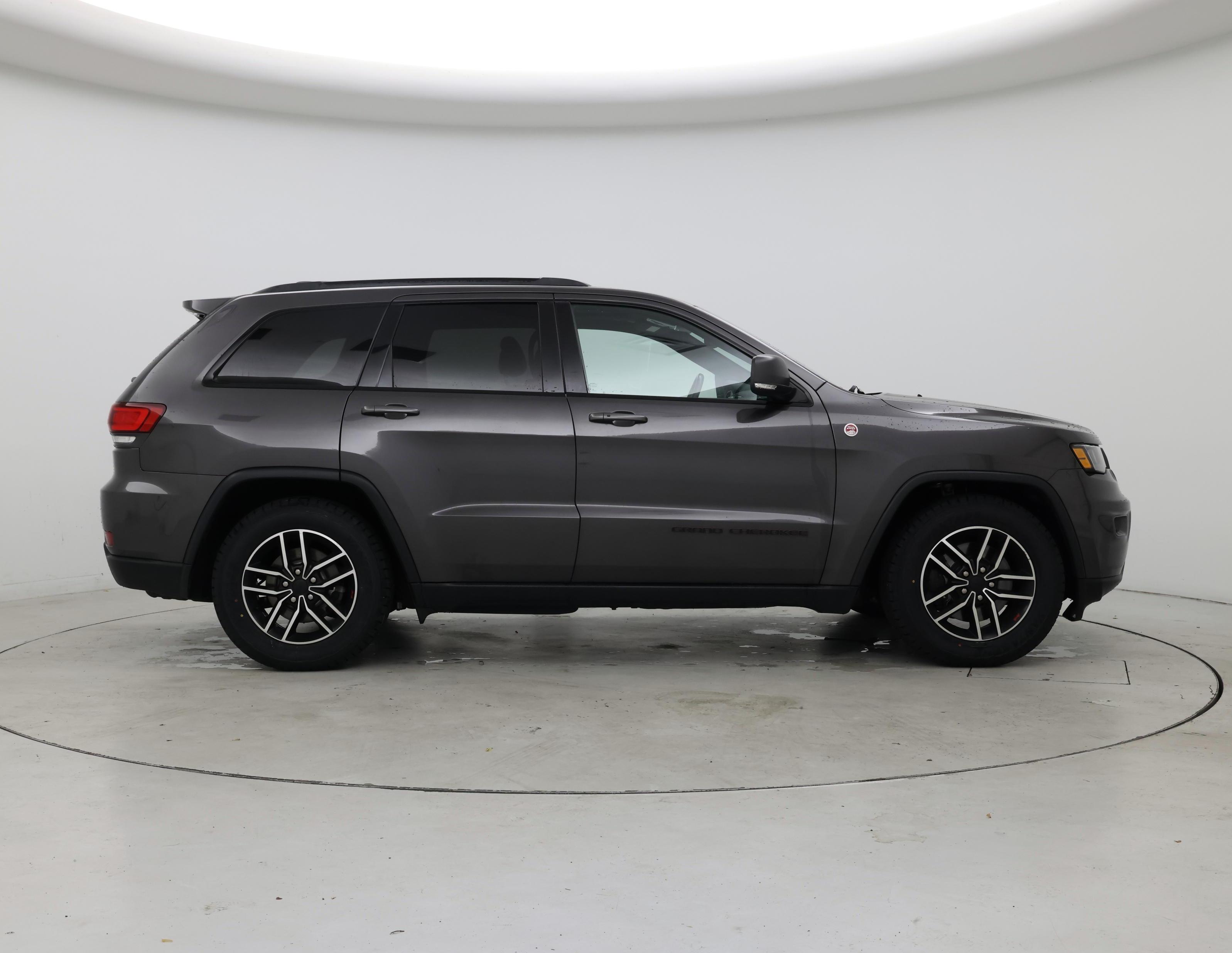 Thumbnail: 2020 Jeep Grand Cherokee - 7