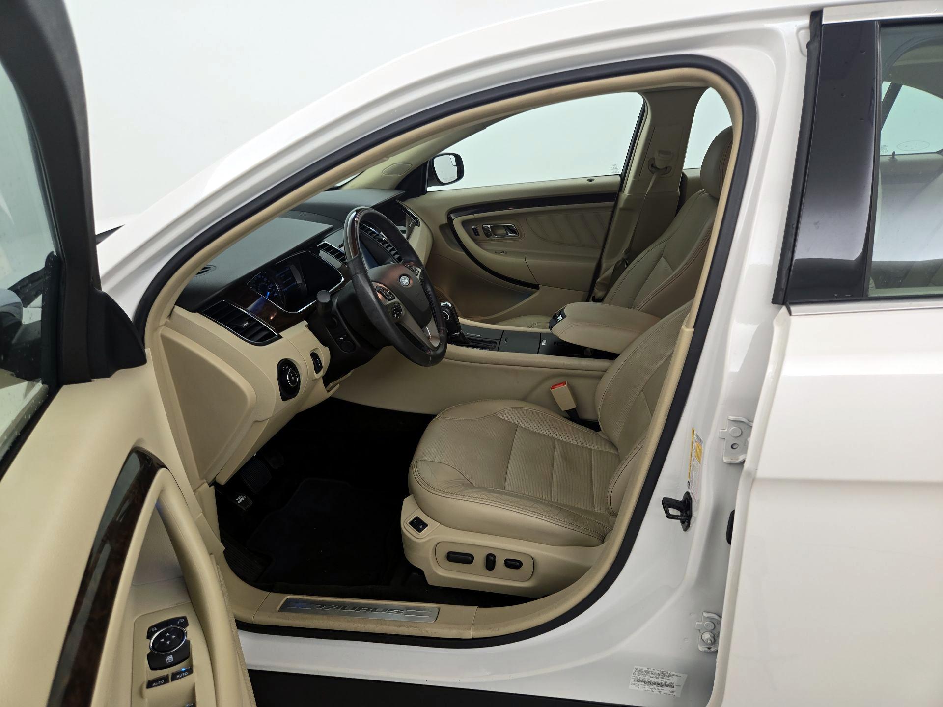 Thumbnail: 2015 Ford Taurus - 11
