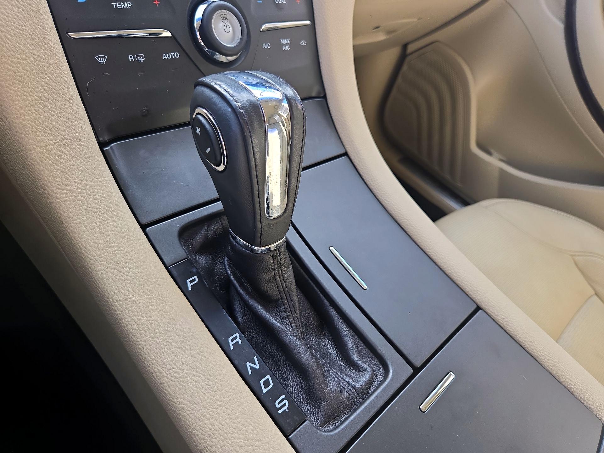 Thumbnail: 2015 Ford Taurus - 18