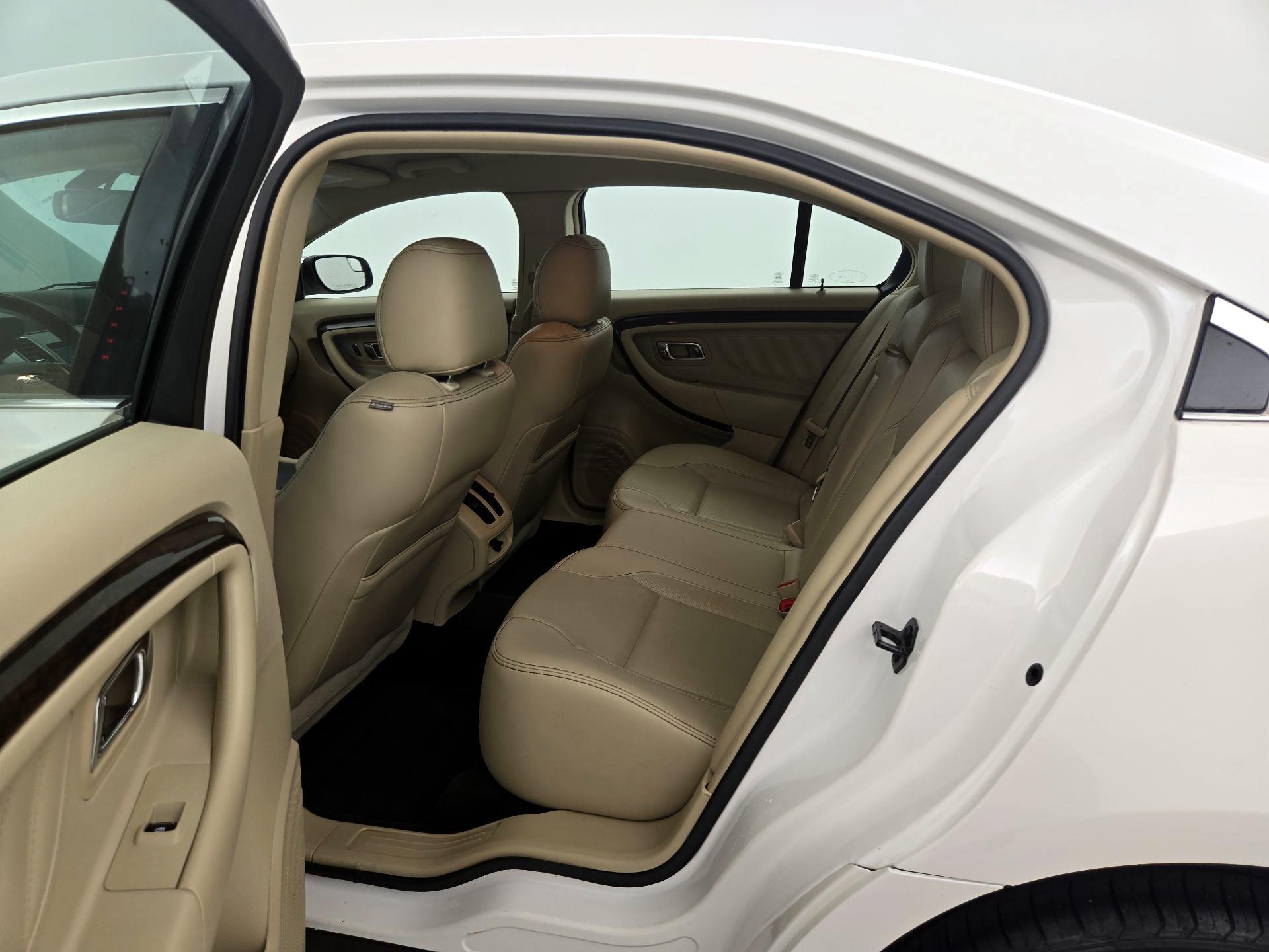 Thumbnail: 2015 Ford Taurus - 20