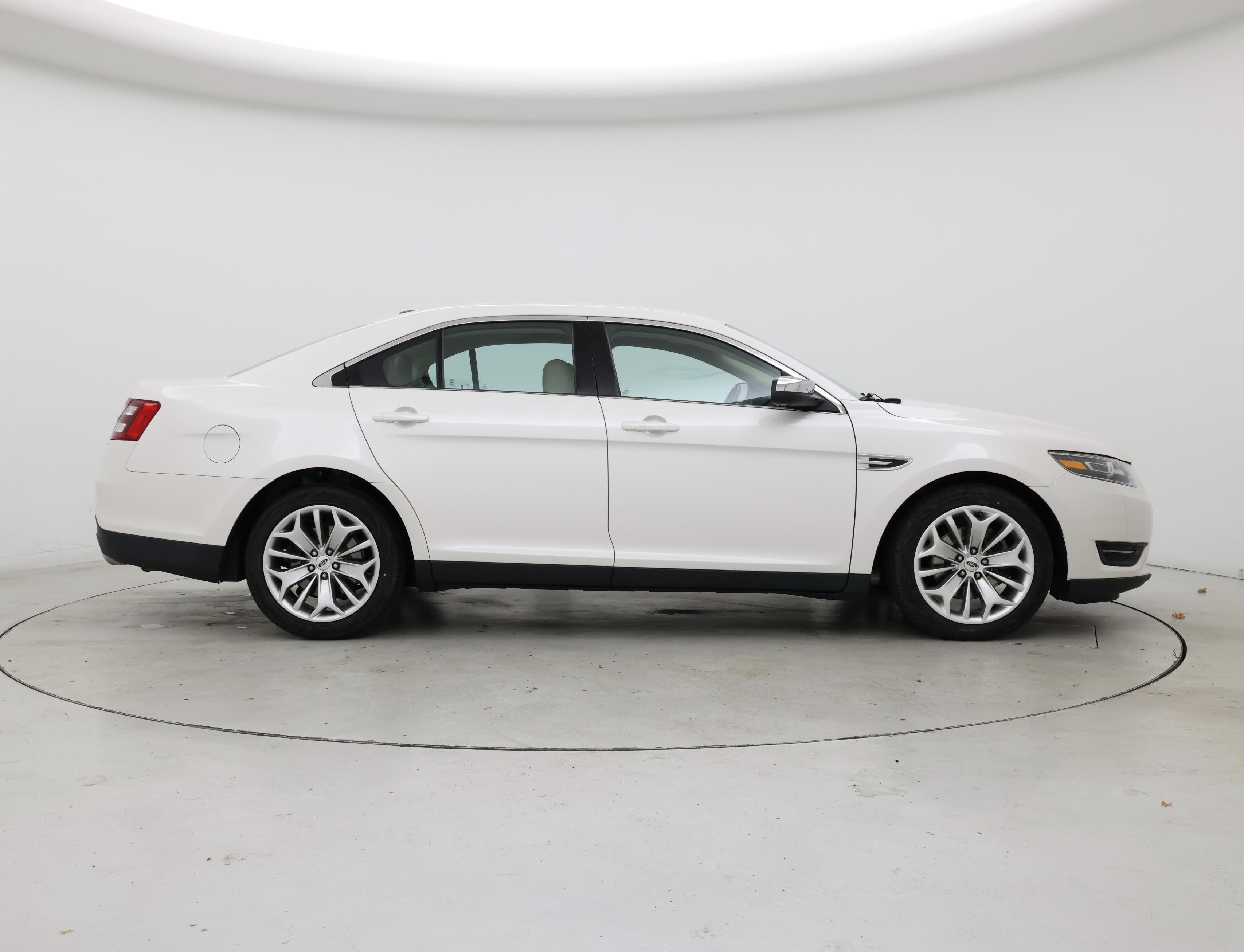 Thumbnail: 2015 Ford Taurus - 7