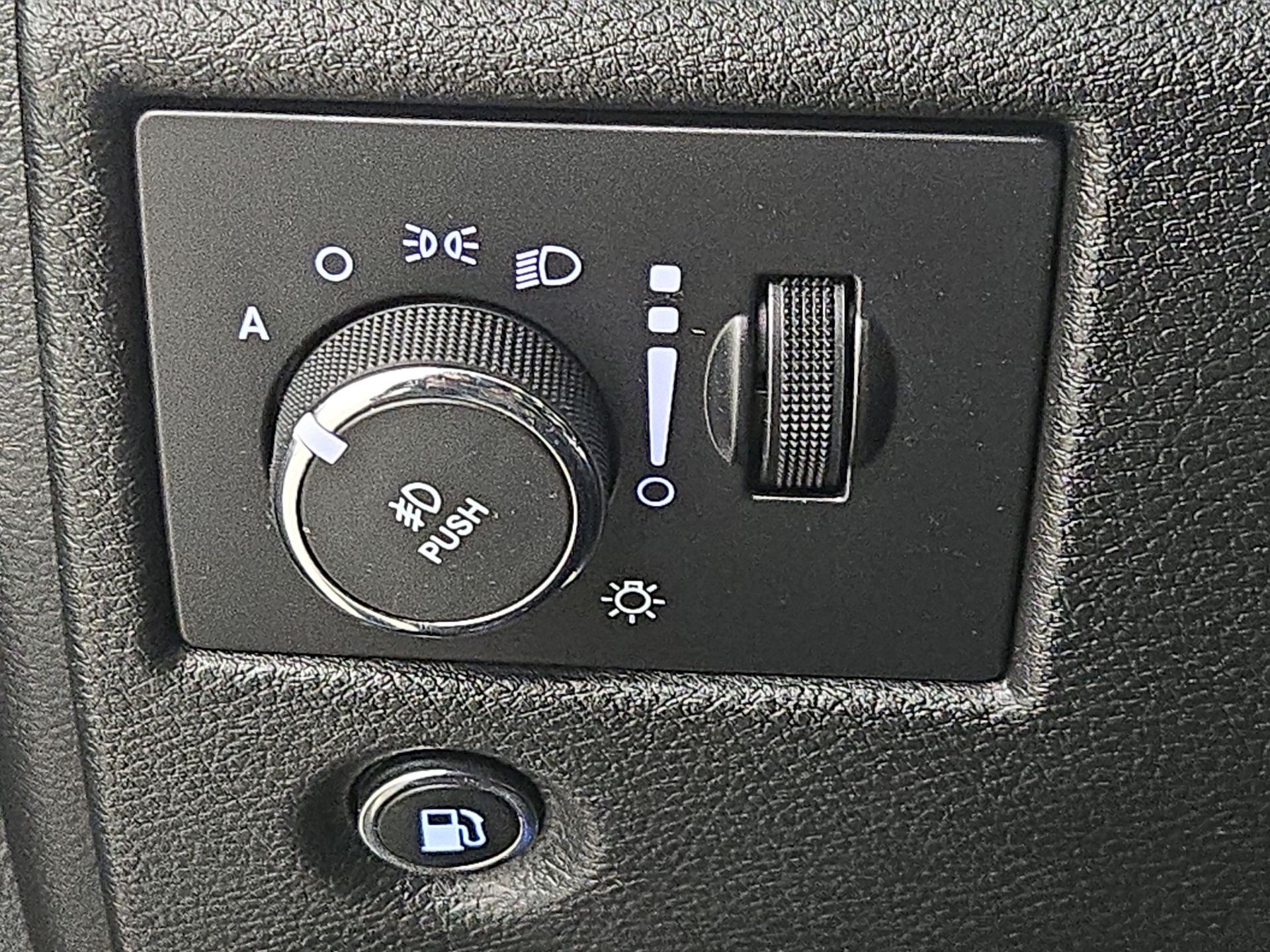 Thumbnail: 2017 Jeep Grand Cherokee - 13