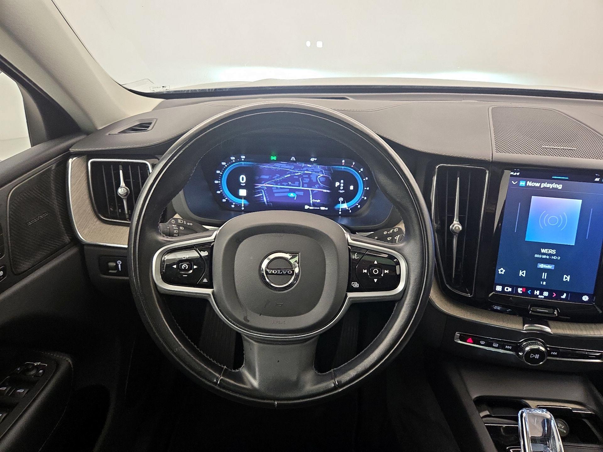 Thumbnail: 2022 Volvo XC60 - 10