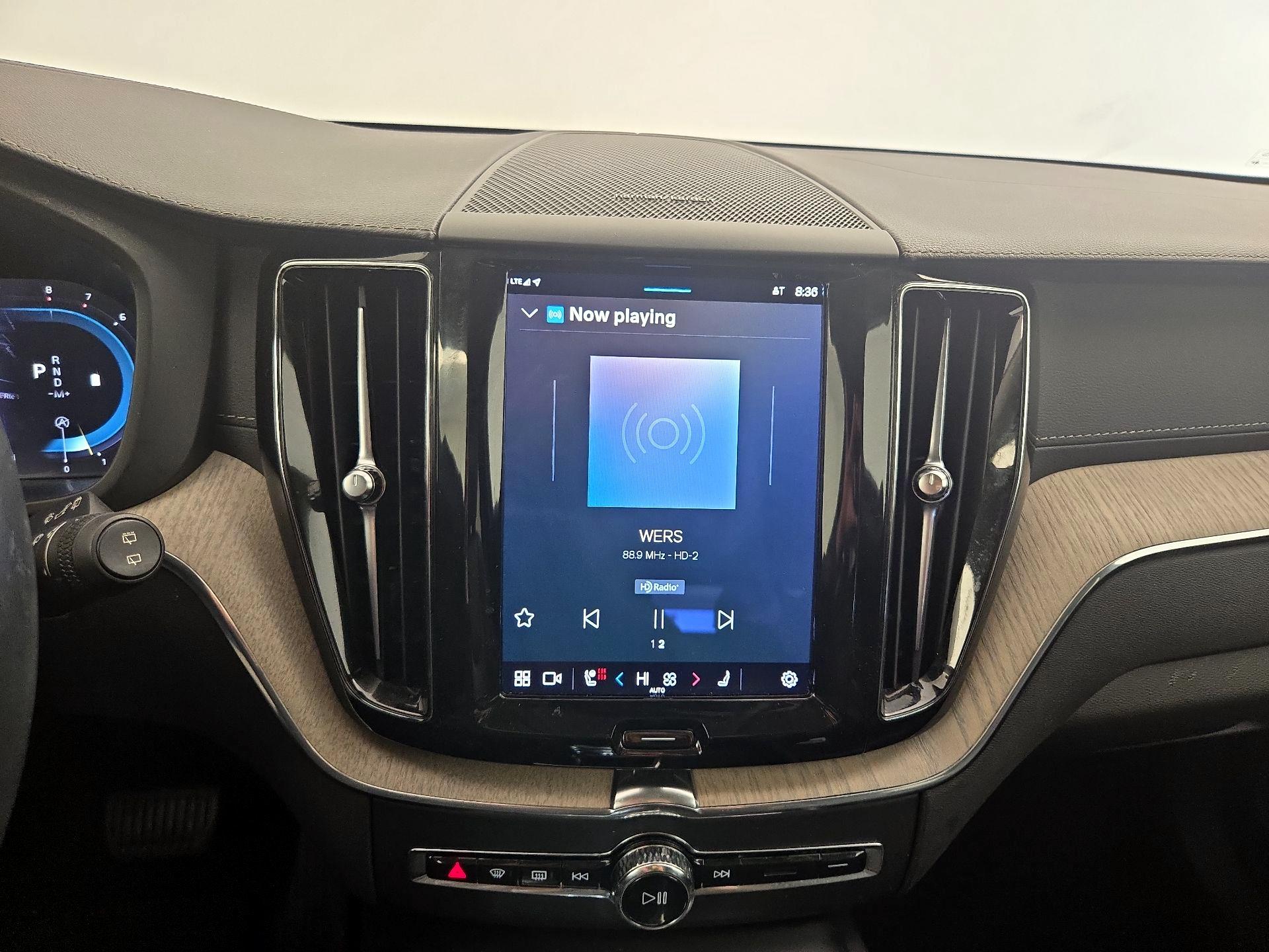 Thumbnail: 2022 Volvo XC60 - 15