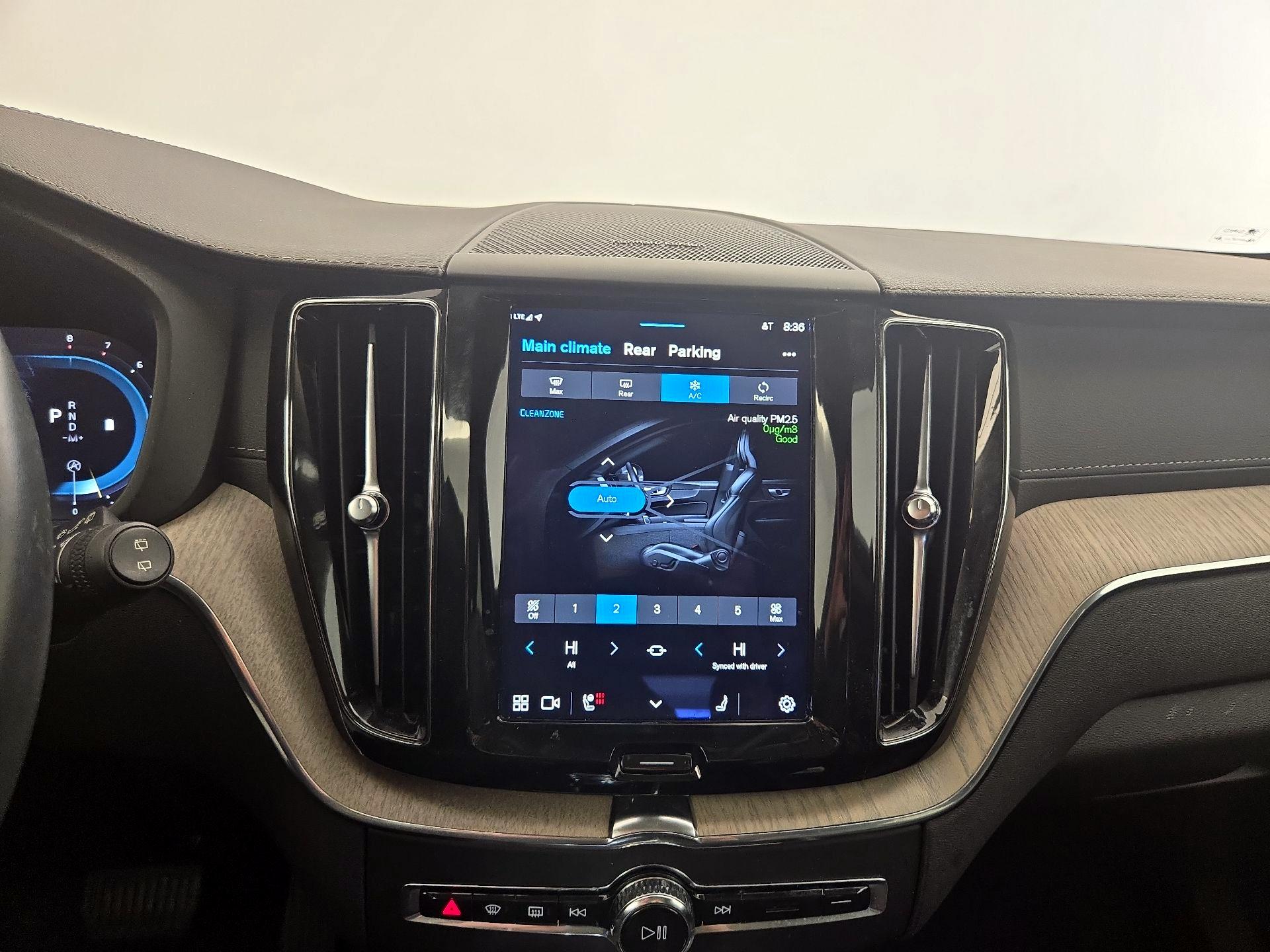 Thumbnail: 2022 Volvo XC60 - 16