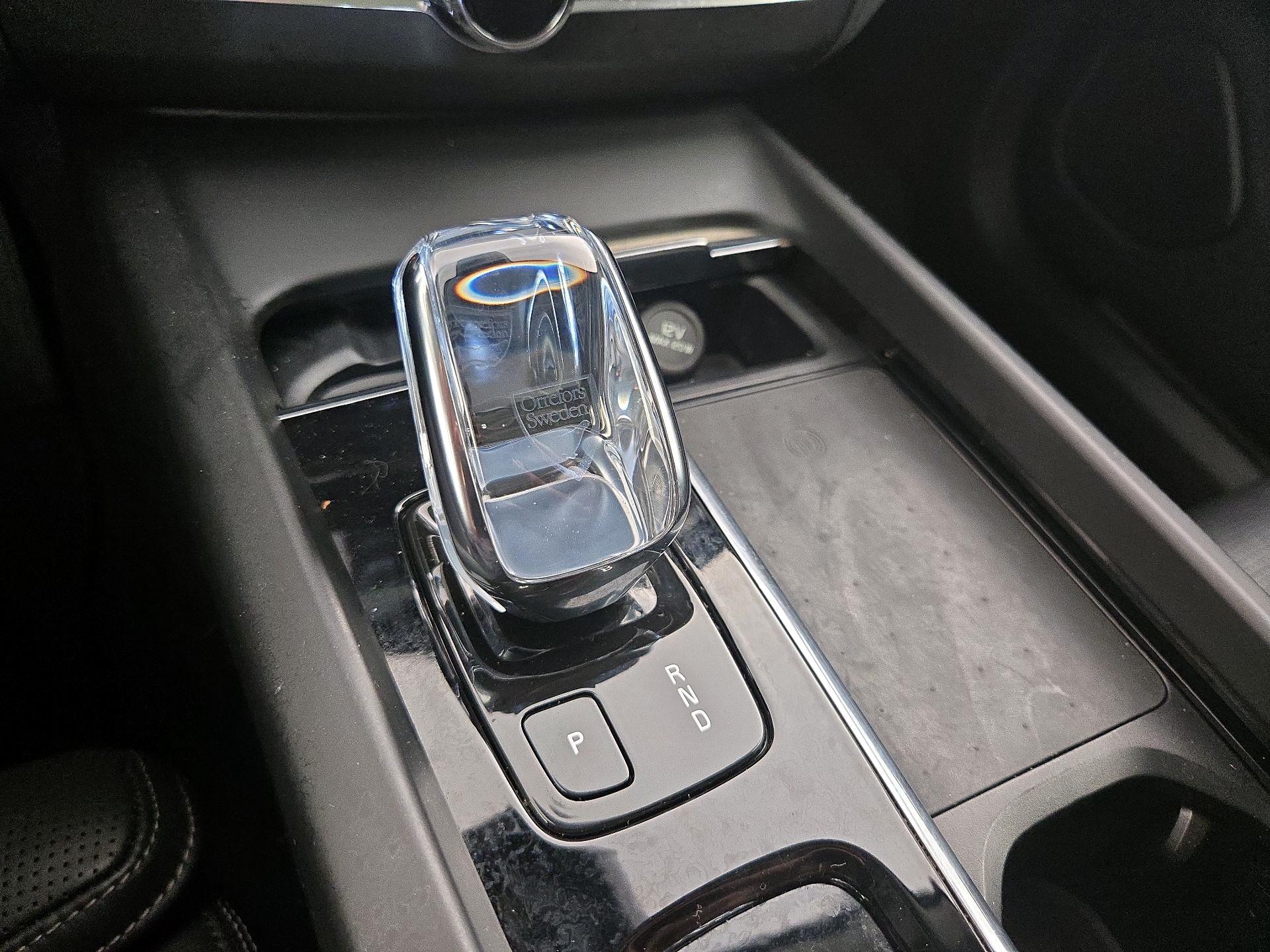 Thumbnail: 2022 Volvo XC60 - 17
